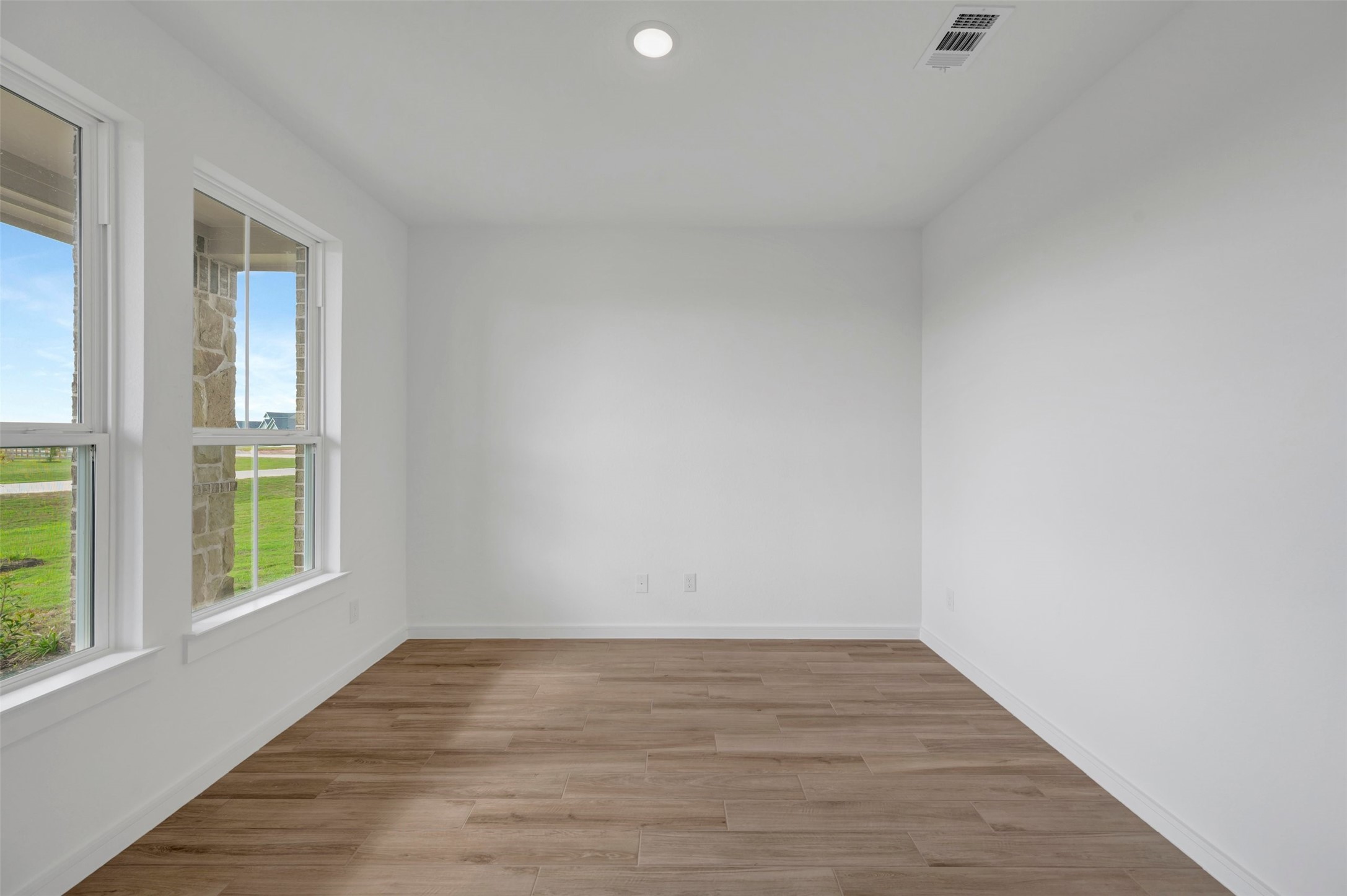 5042 Bluebell Way Property Photo 4