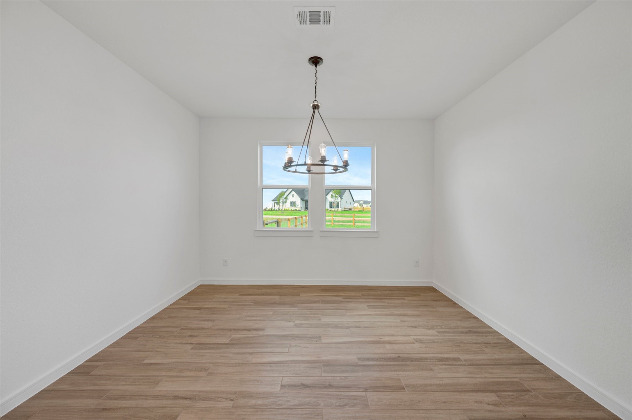 5042 Bluebell Way Property Photo 7