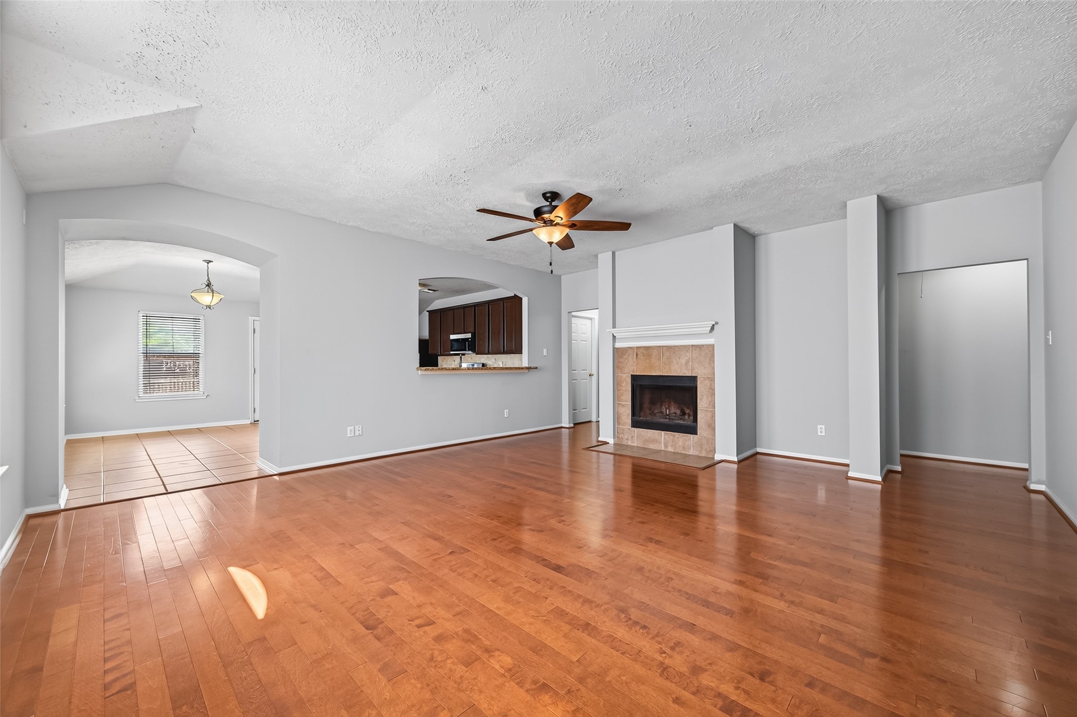 3218 Spring Flower Lane Property Photo 4