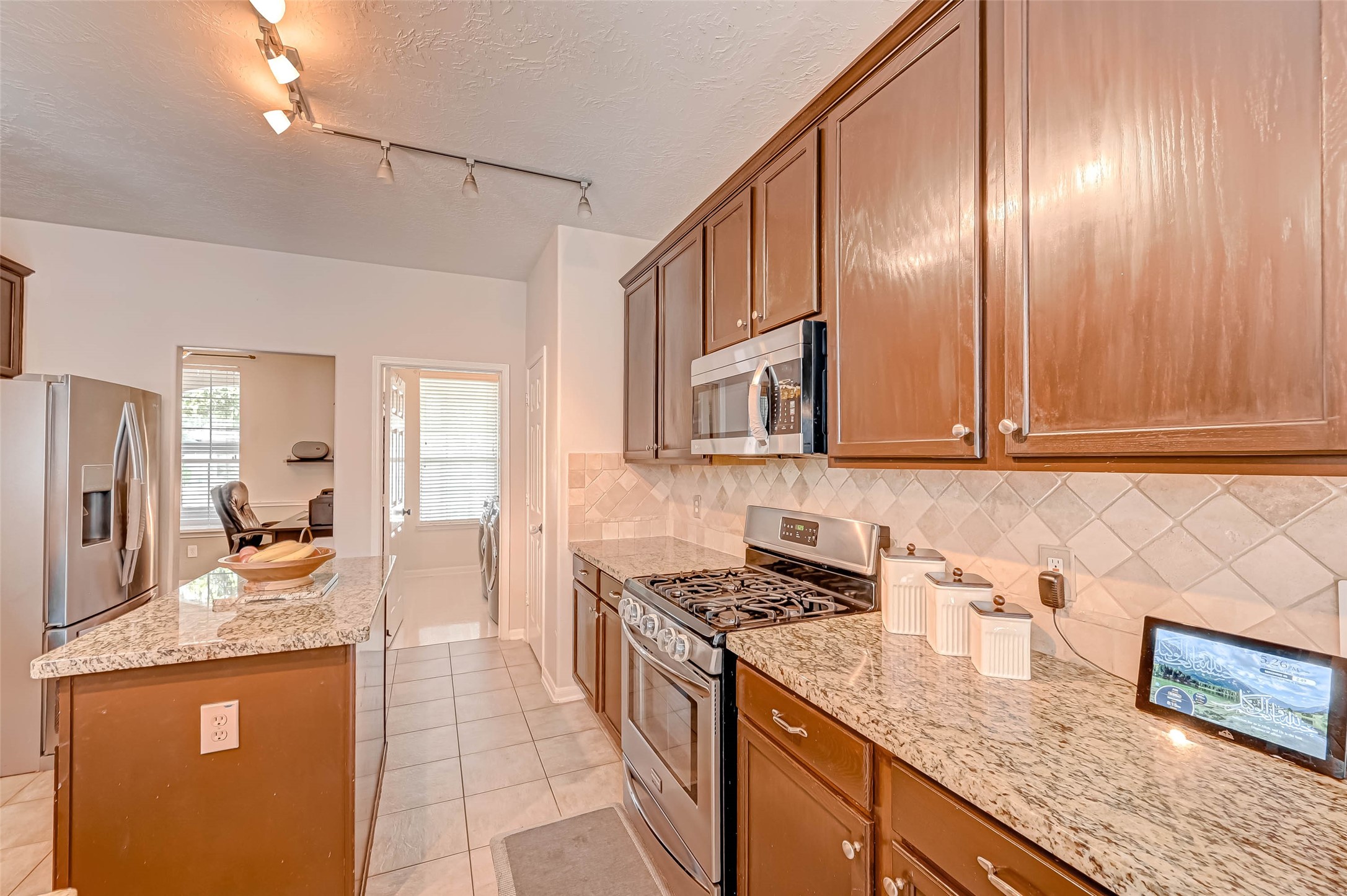 2015 Holly Glade Lane Property Photo 9