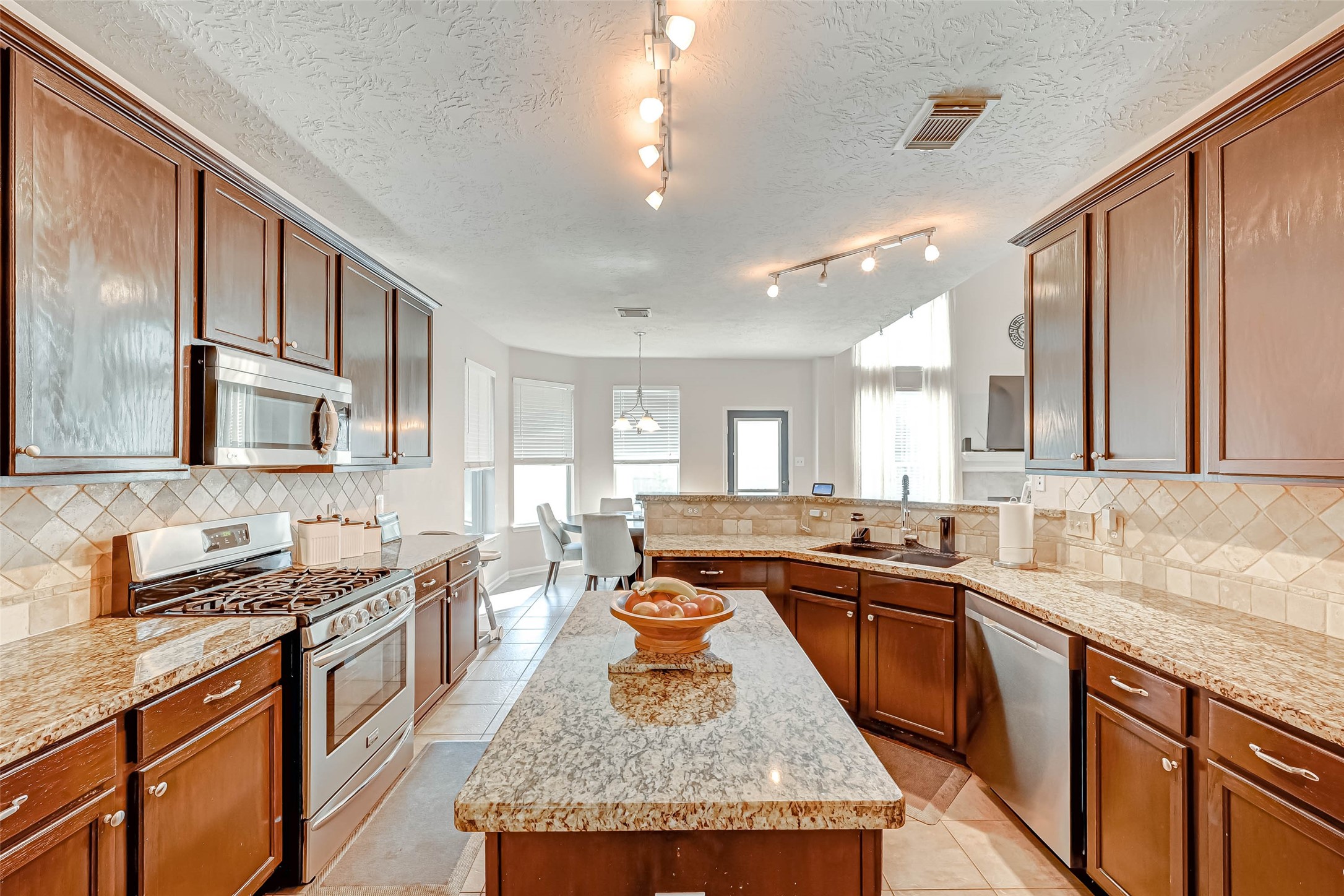 2015 Holly Glade Lane Property Photo 10