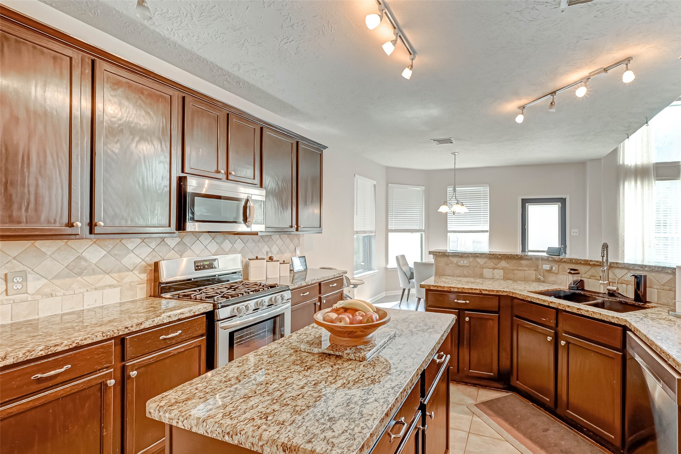 2015 Holly Glade Lane Property Photo 11
