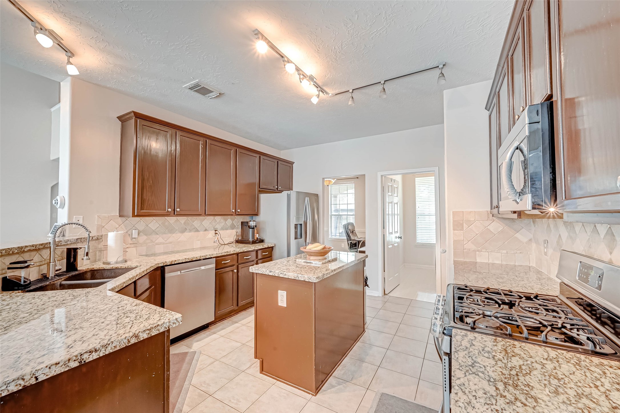 2015 Holly Glade Lane Property Photo 13