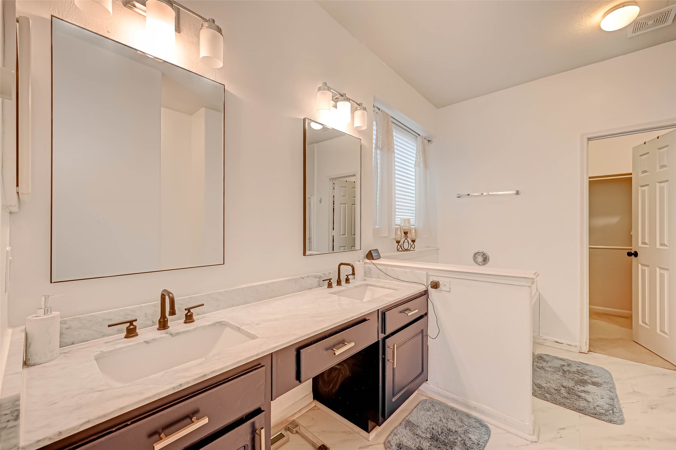 2015 Holly Glade Lane Property Photo 18
