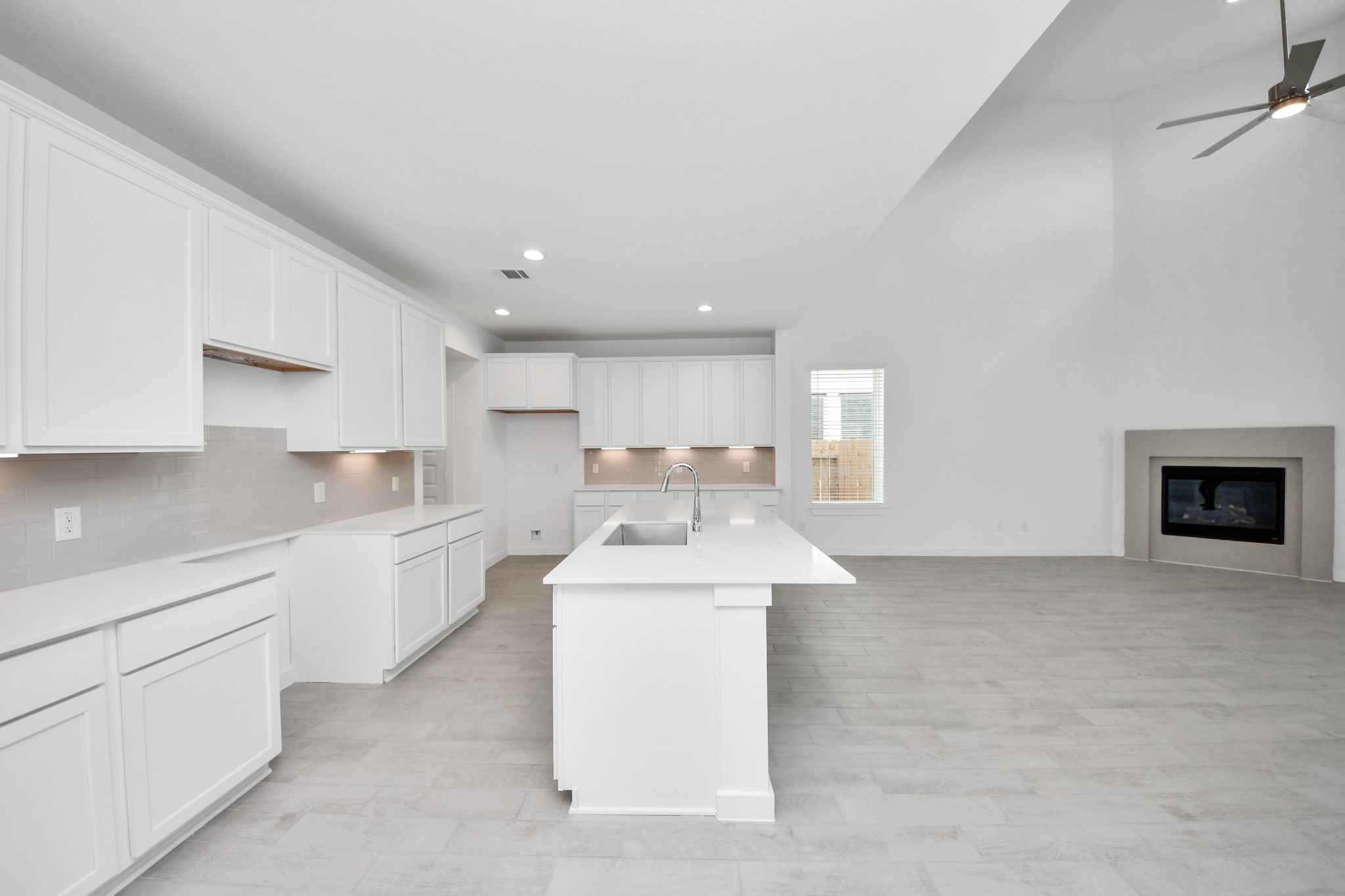 26379 Viva Drive Property Photo 9