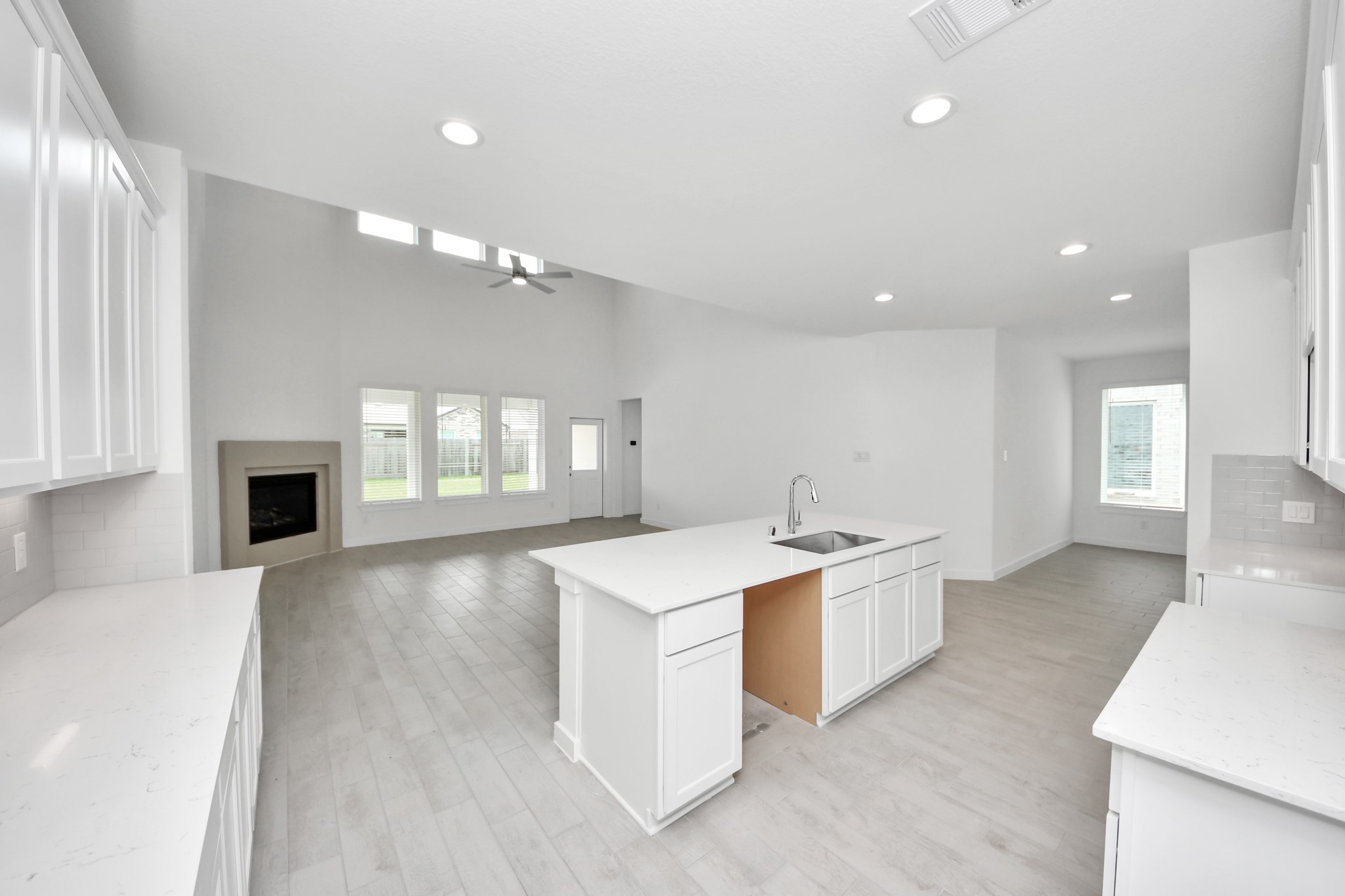 26379 Viva Drive Property Photo 11