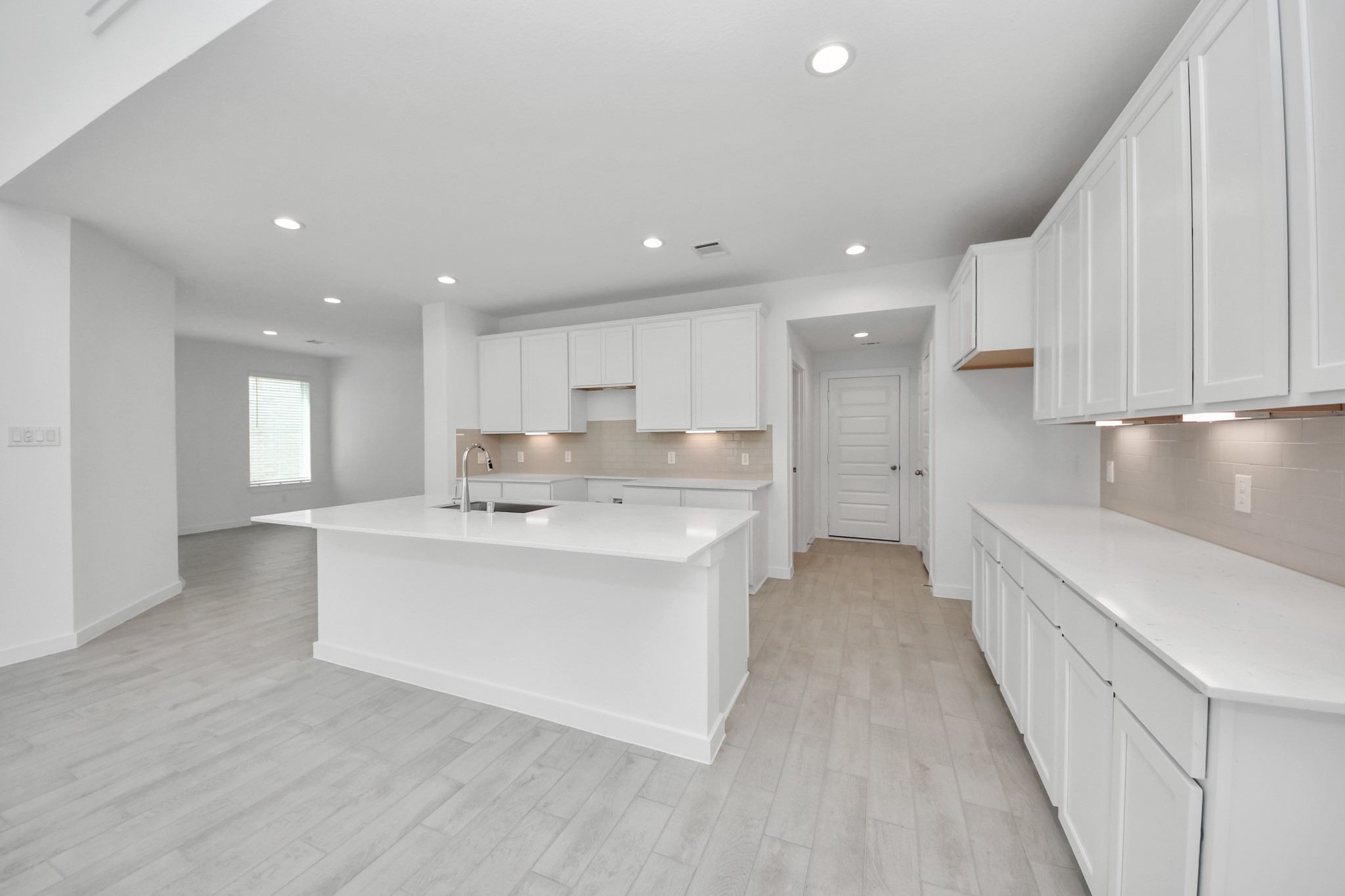 26379 Viva Drive Property Photo 13