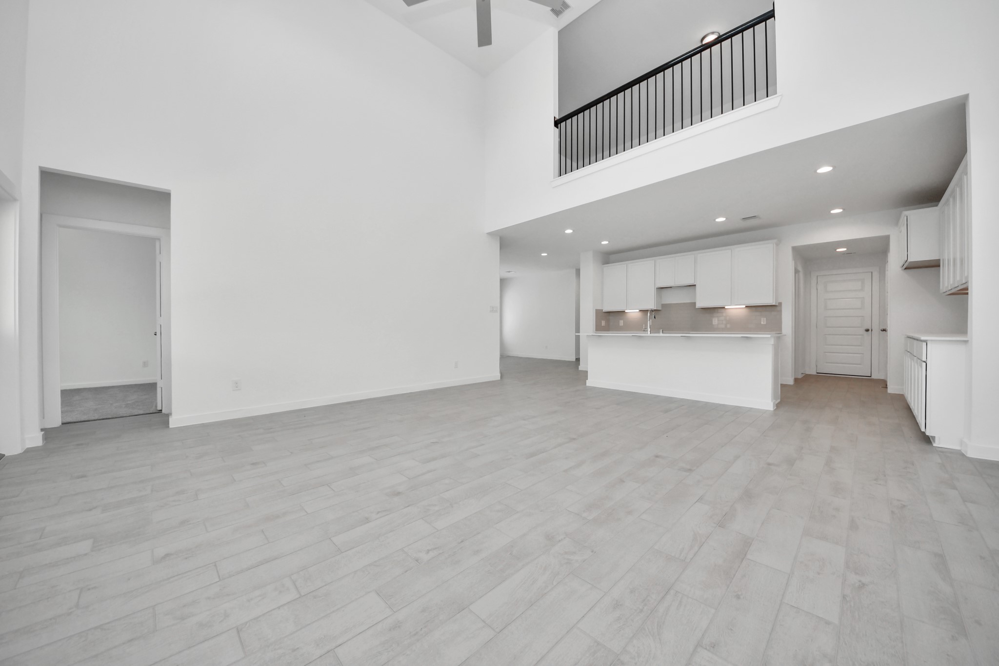 26379 Viva Drive Property Photo 17