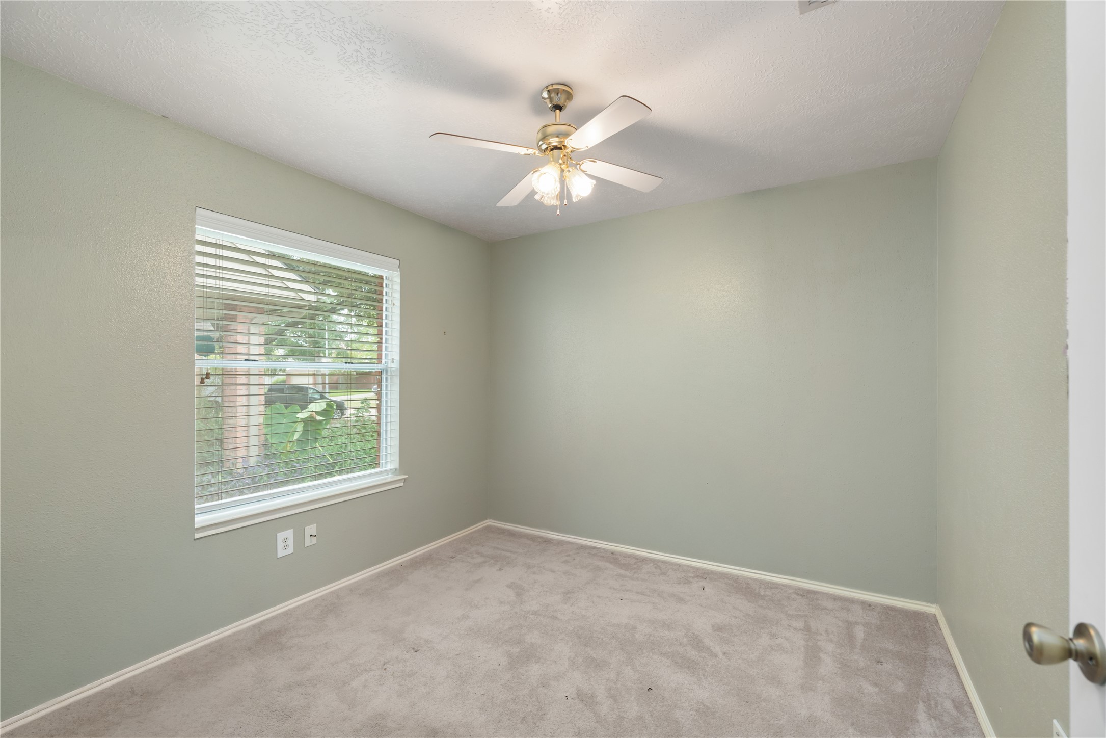 16334 Chimneystone Drive Property Photo 12