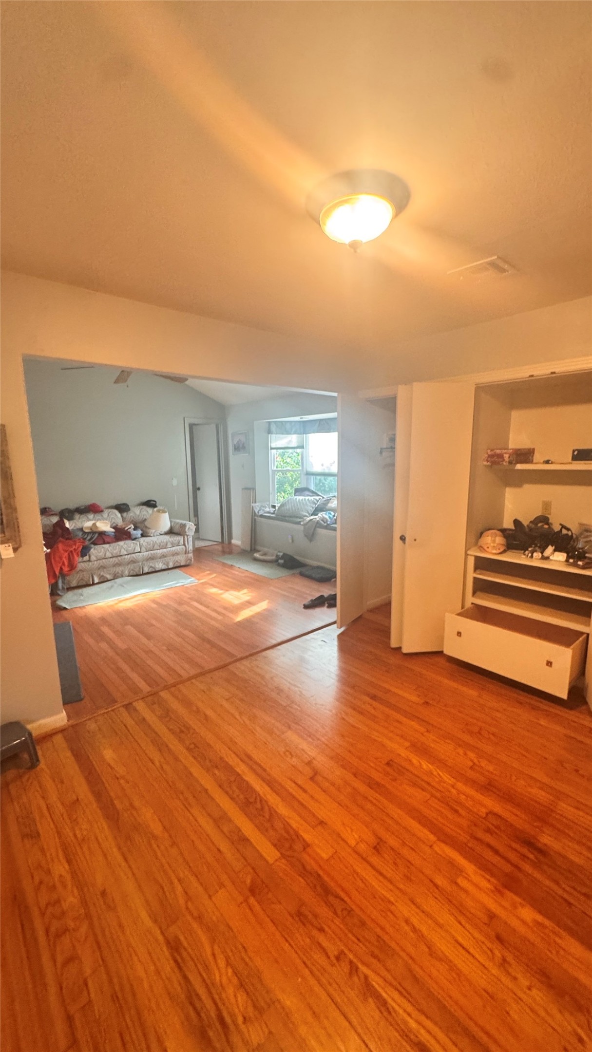 2027 Chantilly Lane Property Photo 6