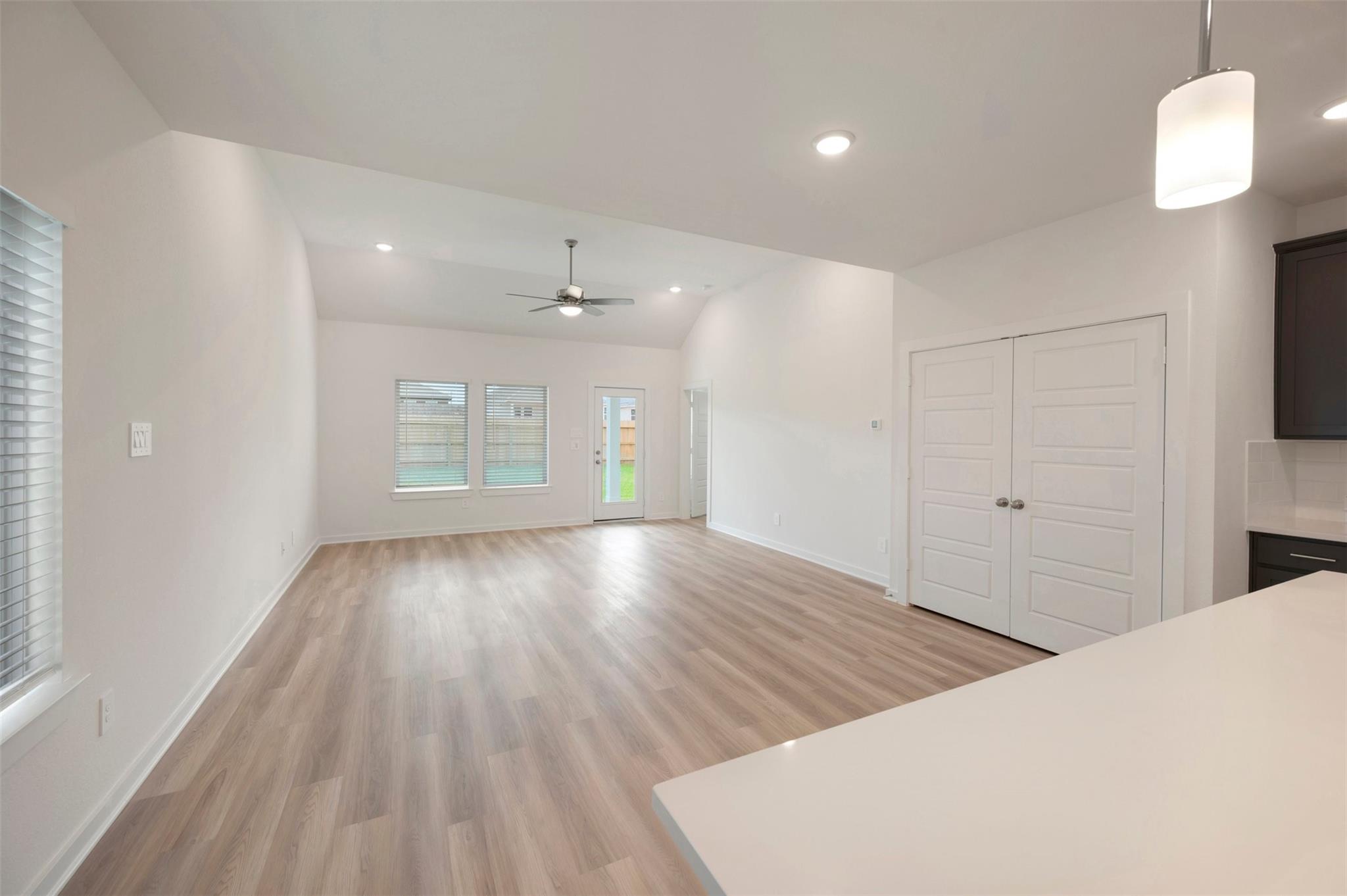 817 Village Brook Drive, Willis Tx 77378 Property Photo 7