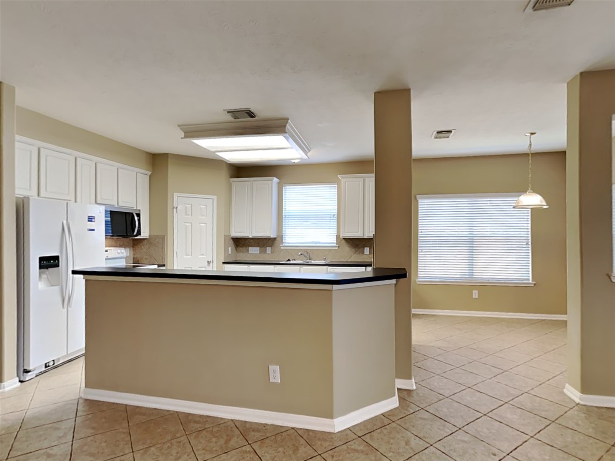 3523 Pine Valley Drive Property Photo 3
