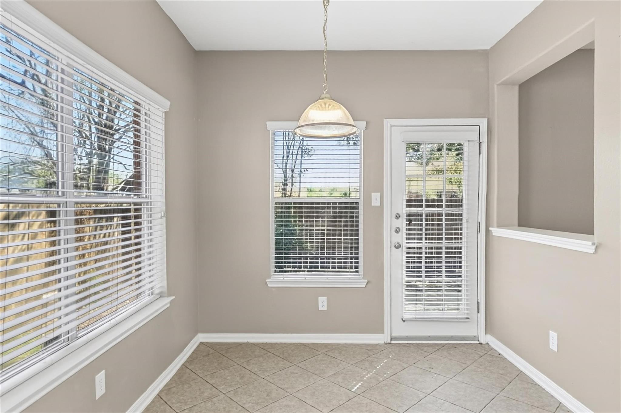 3523 Pine Valley Drive Property Photo 4