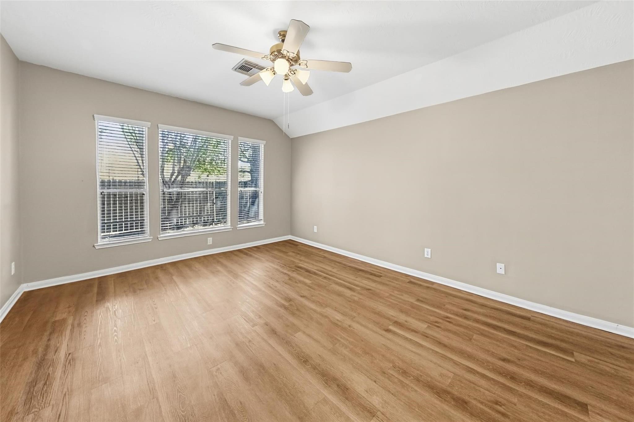 3523 Pine Valley Drive Property Photo 10