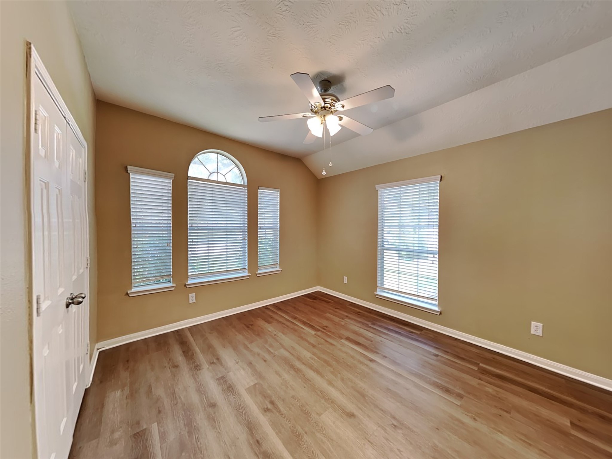 3523 Pine Valley Drive Property Photo 16