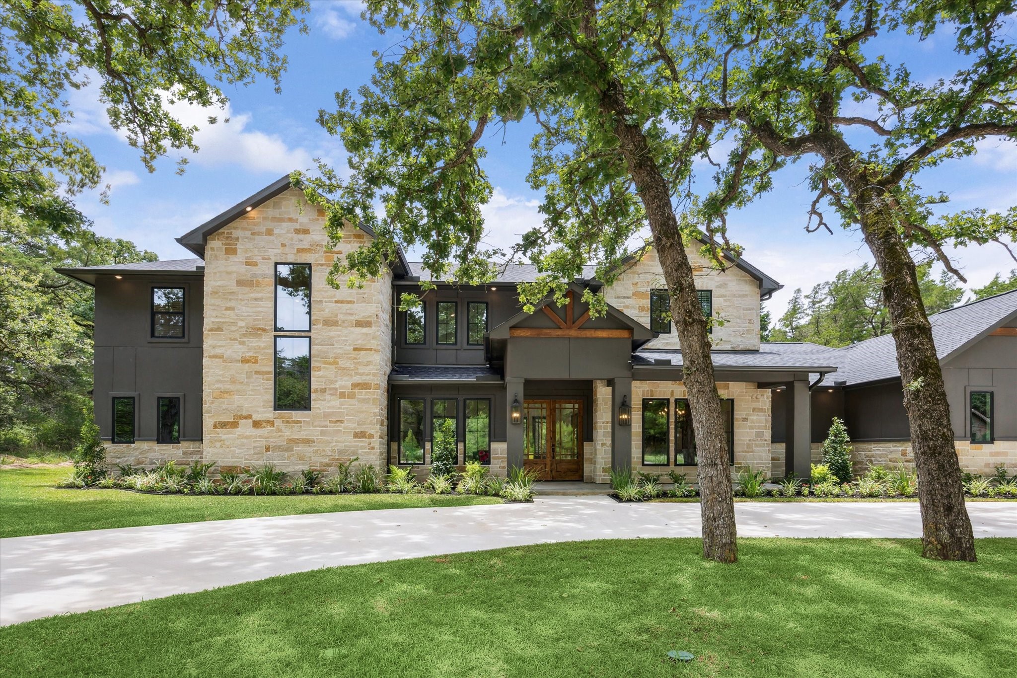 211 St Andrews Drive
