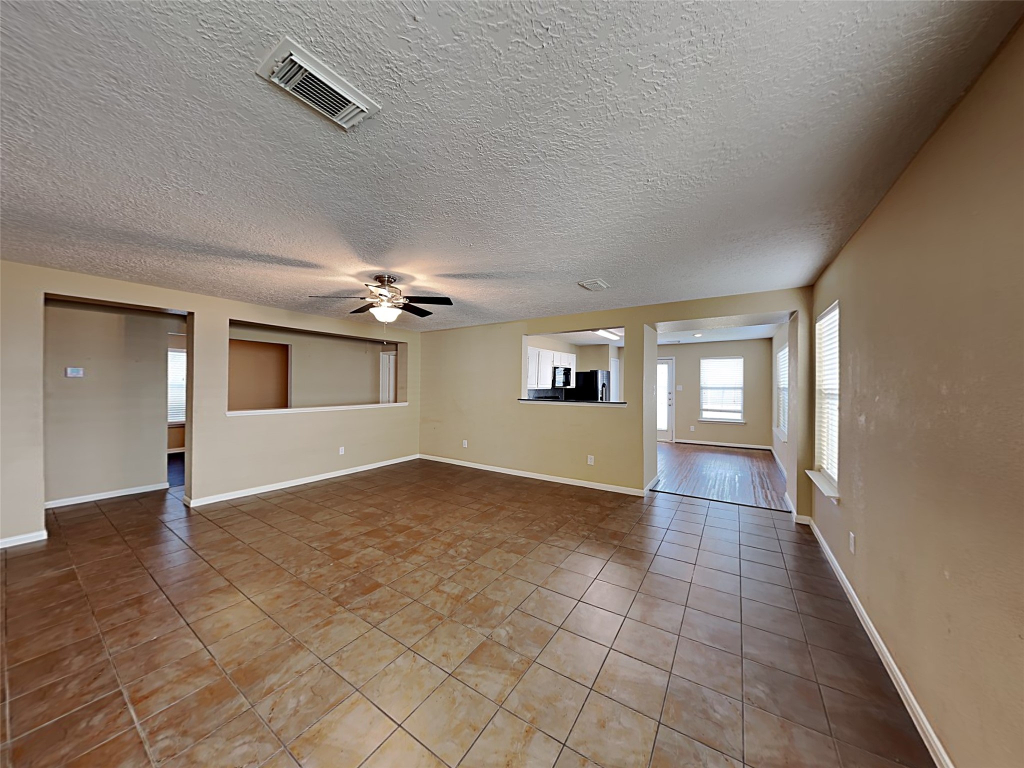29231 Legends Green Drive Property Photo 4