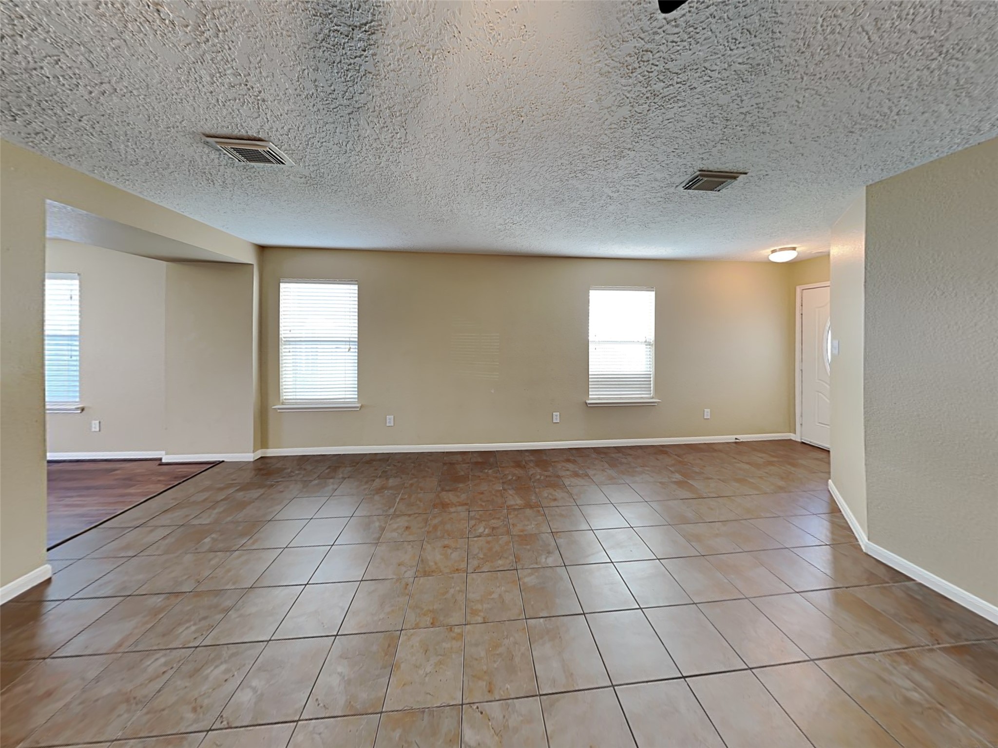 29231 Legends Green Drive Property Photo 8