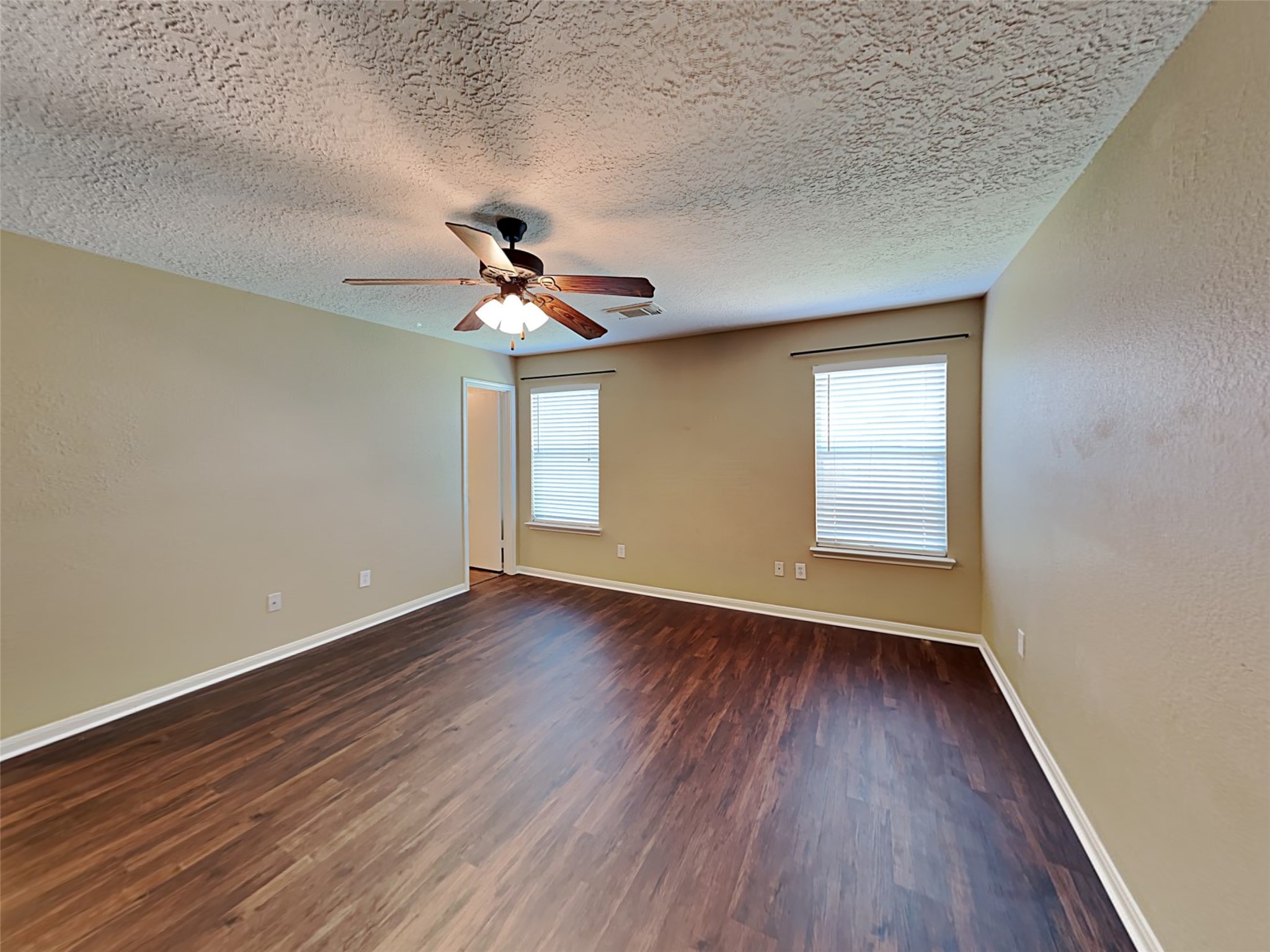29231 Legends Green Drive Property Photo 9