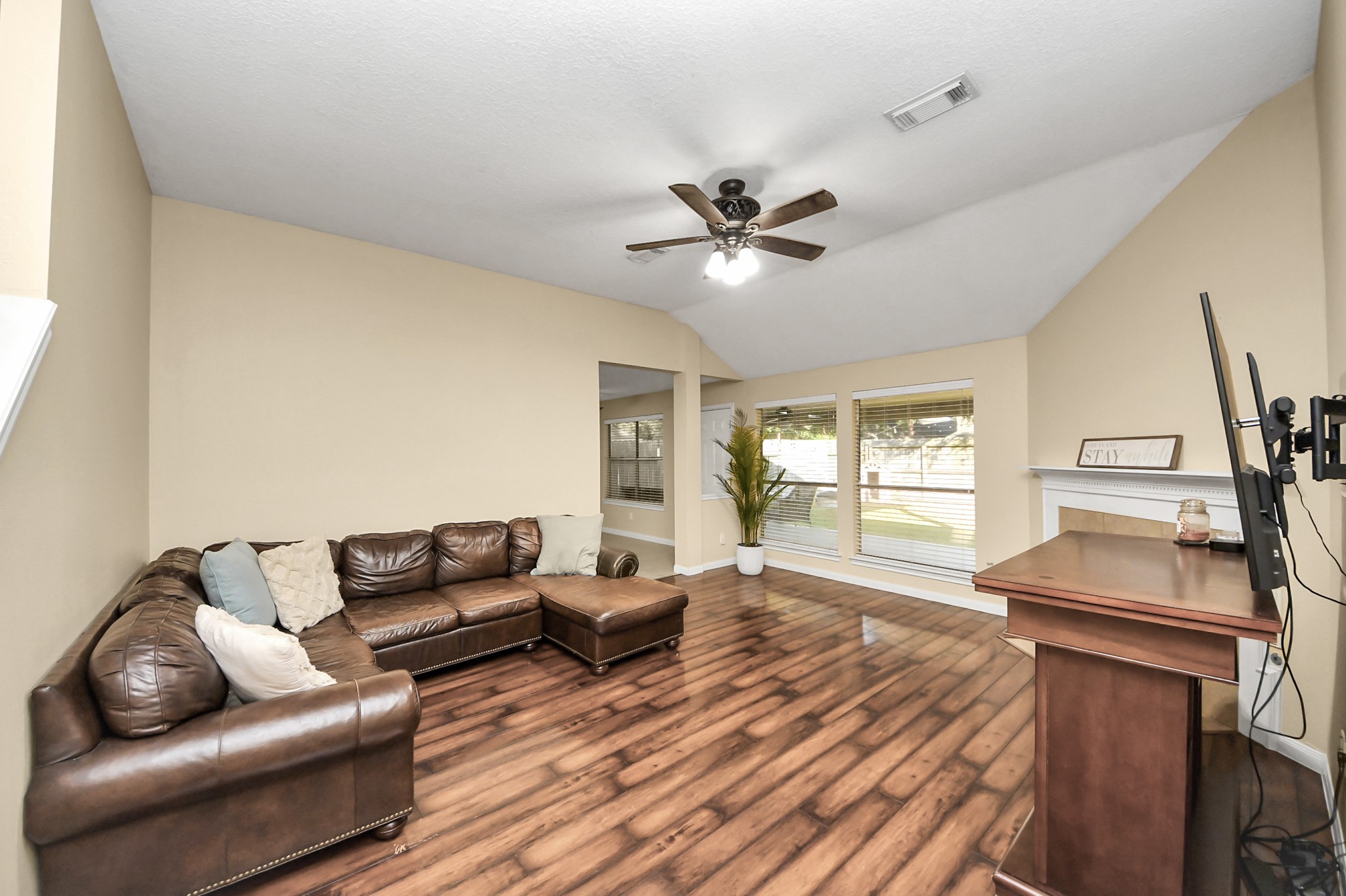 22610 Old Church Lane Property Photo 6
