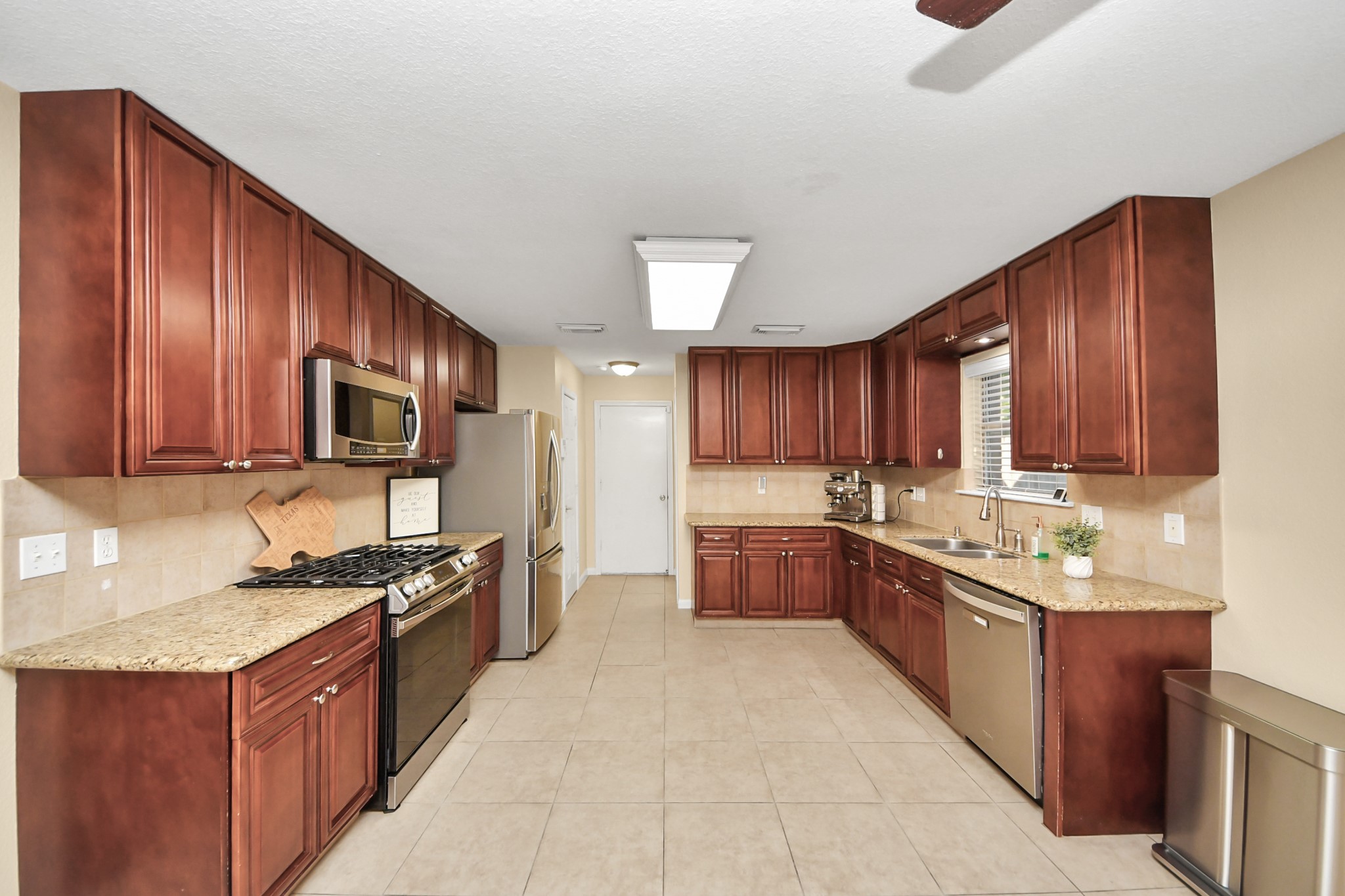 22610 Old Church Lane Property Photo 12