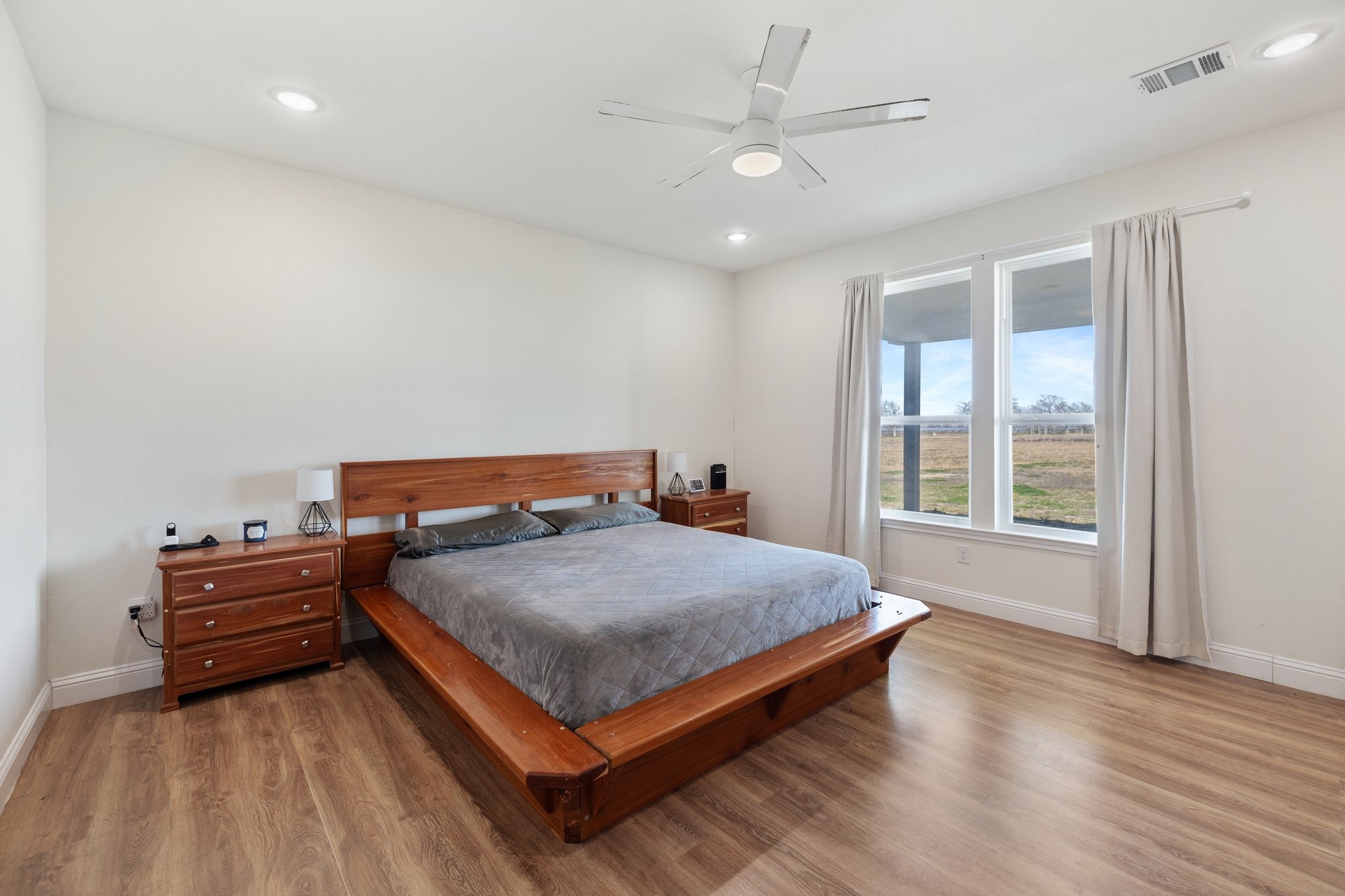 17237 Hughes Road Property Photo 16