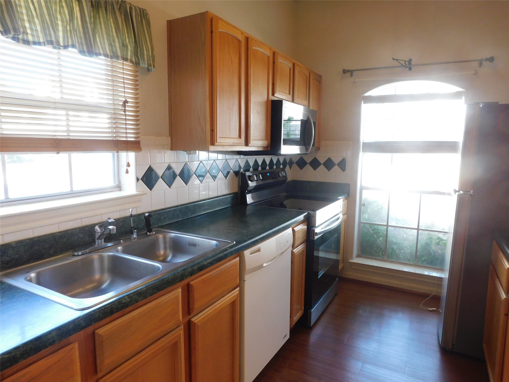 2710 Grants Lake Blvd G3 Property Photo 4