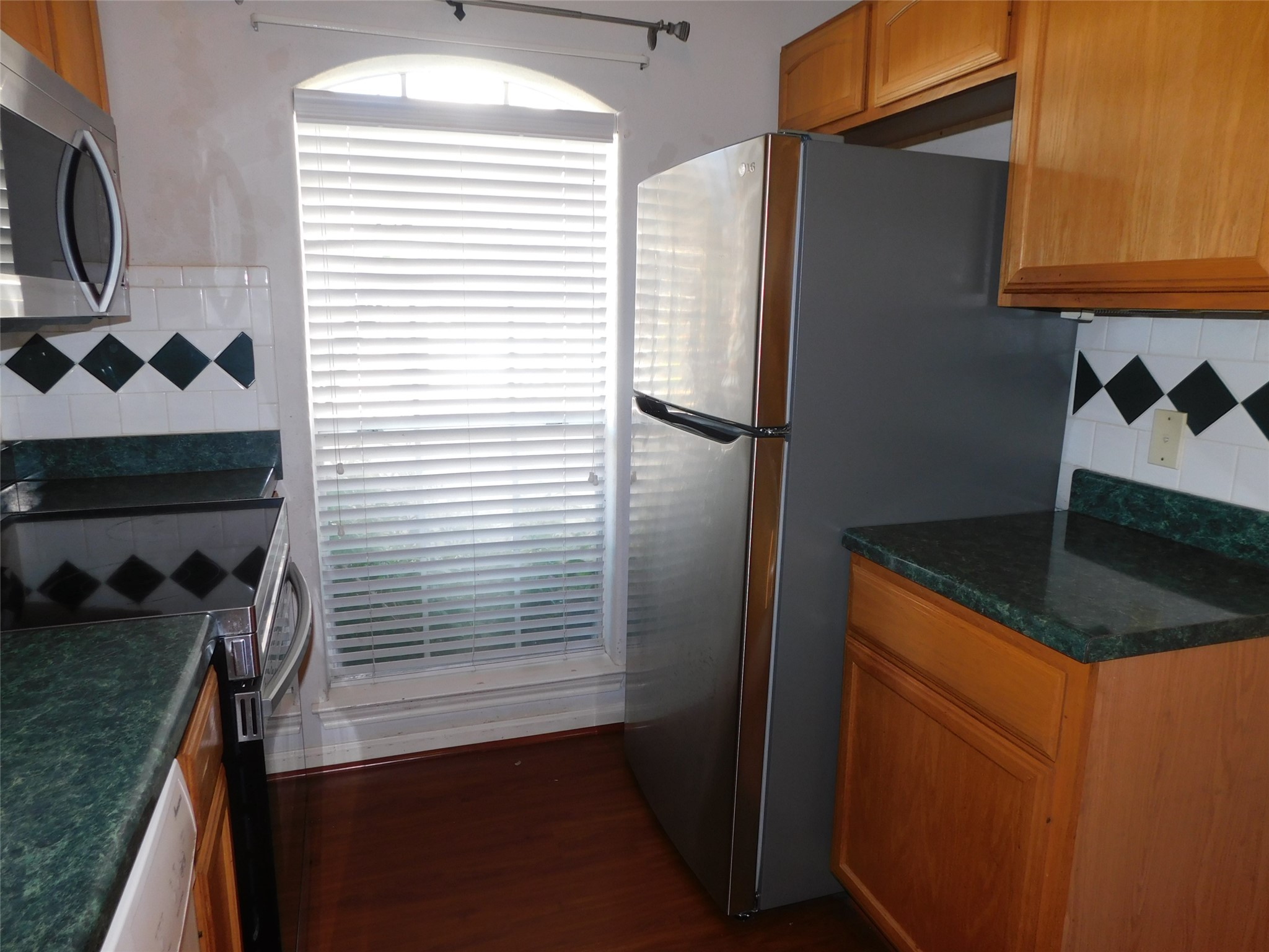 2710 Grants Lake Blvd G3 Property Photo 6