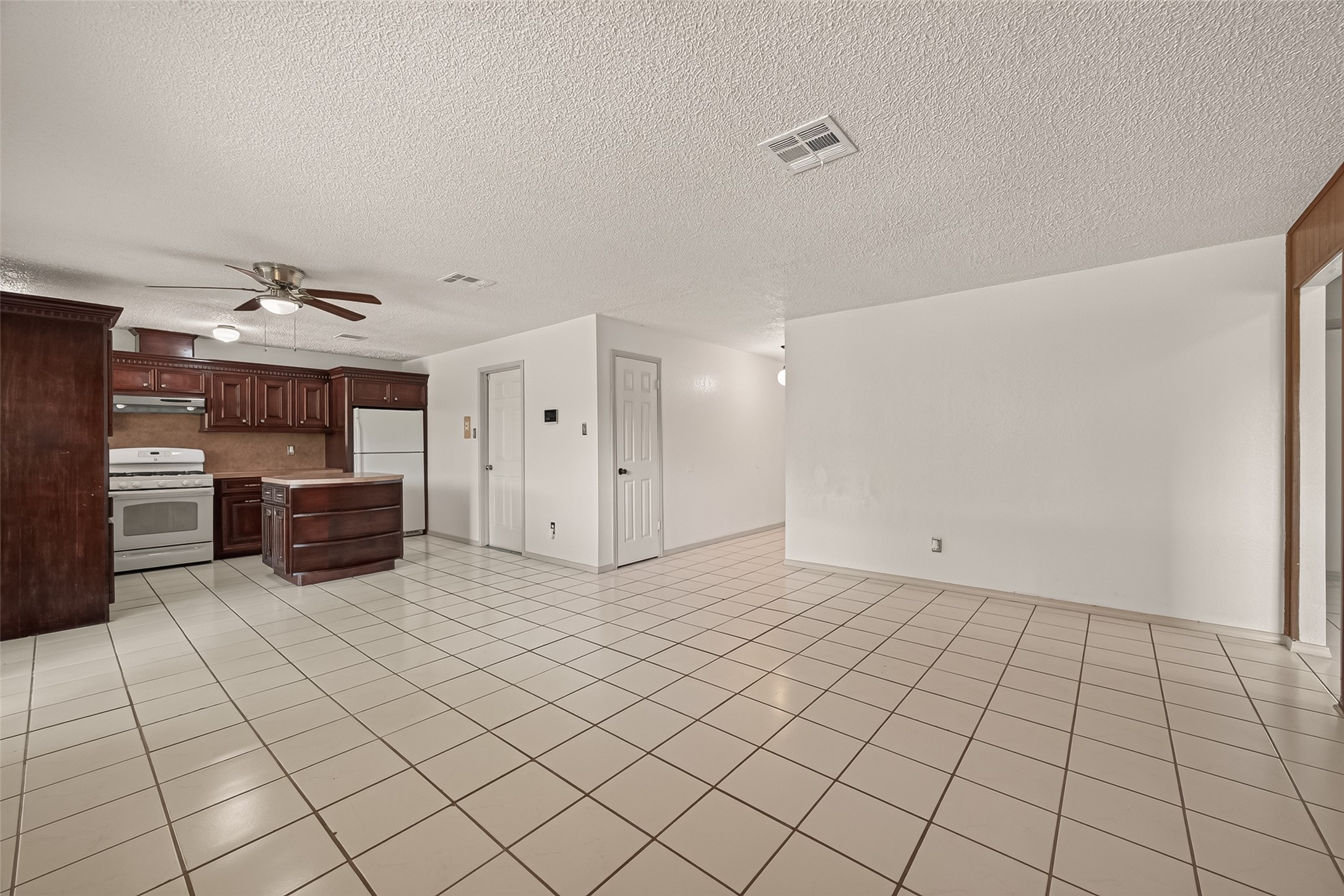 5206 Olana Drive Property Photo 6