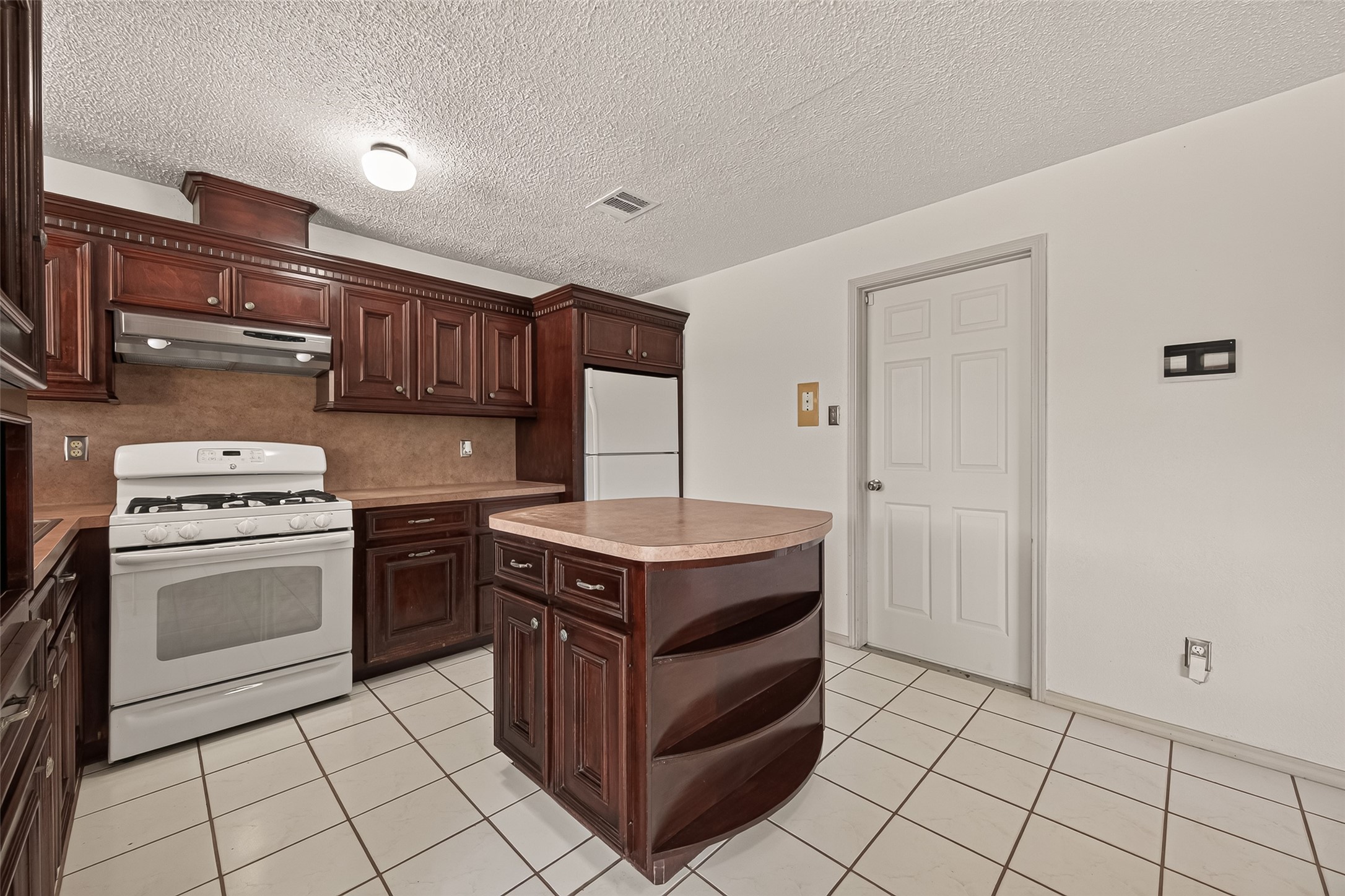 5206 Olana Drive Property Photo 14