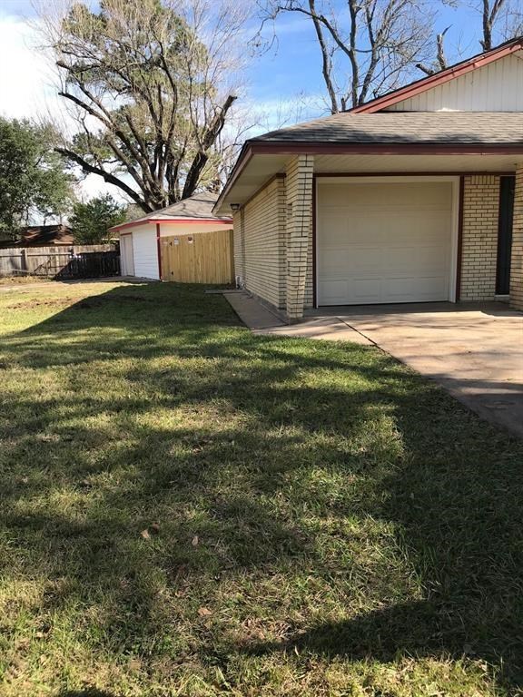 6001 Bretshire Drive Property Photo 4