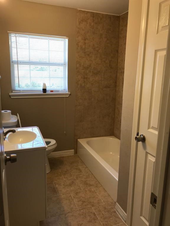 6001 Bretshire Drive Property Photo 12