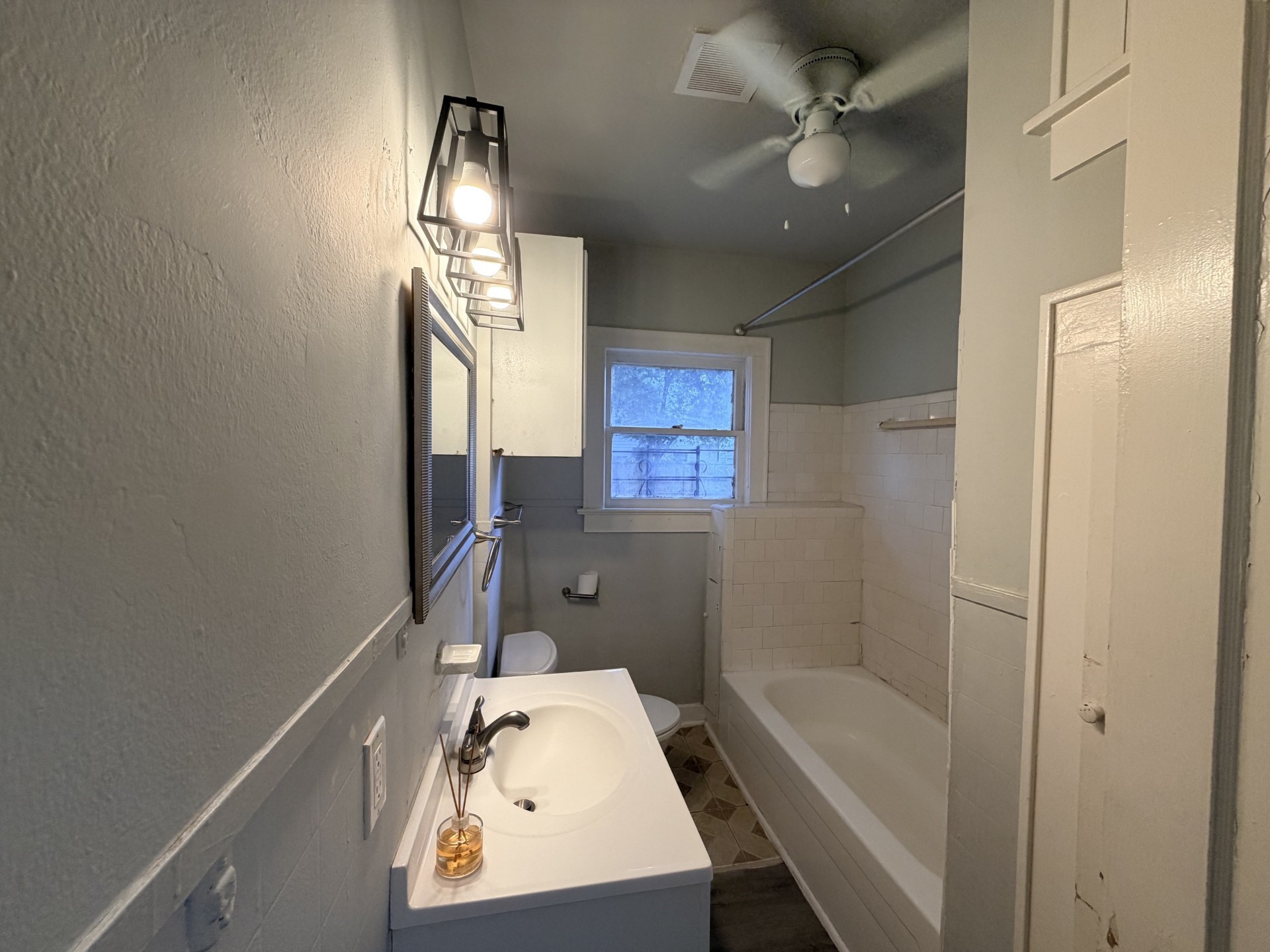 824 Curtin Street Property Photo 7