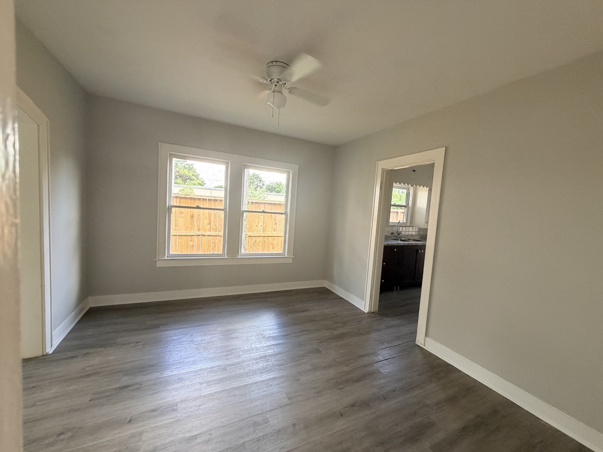 824 Curtin Street Property Photo 8