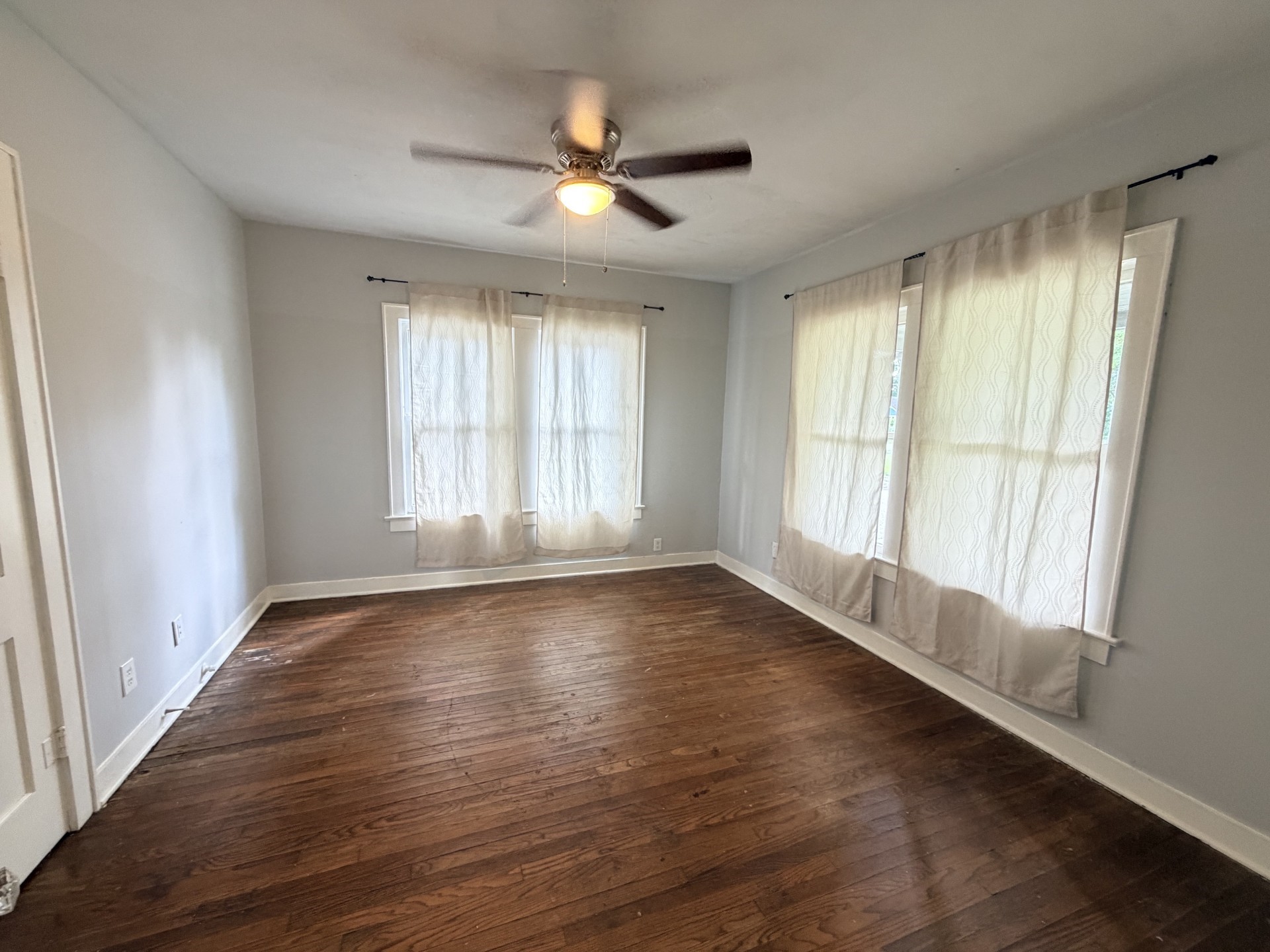 824 Curtin Street Property Photo 9
