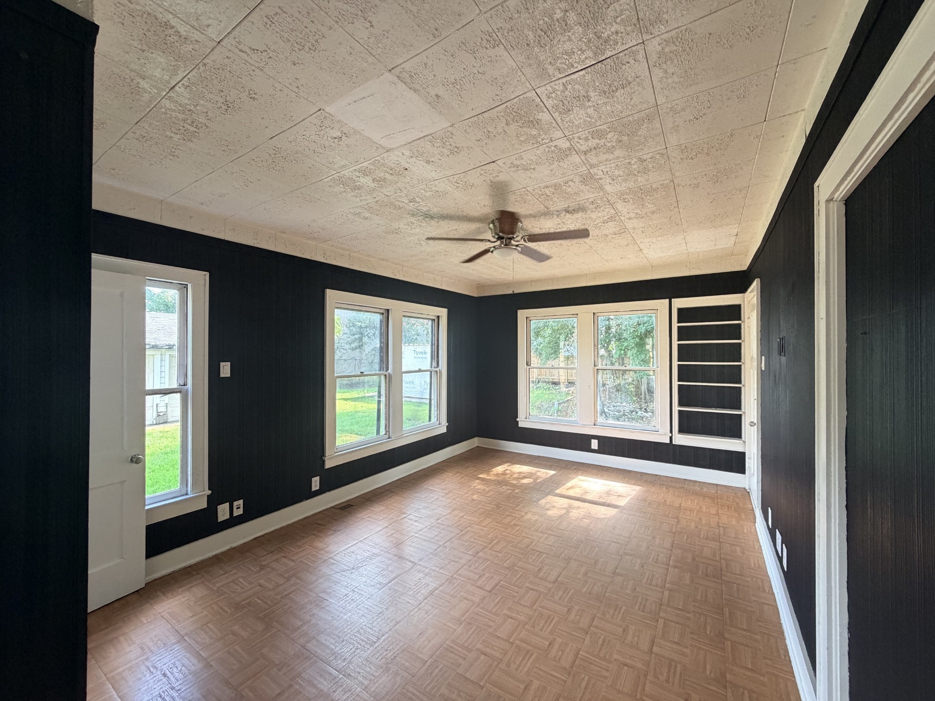 824 Curtin Street Property Photo 15