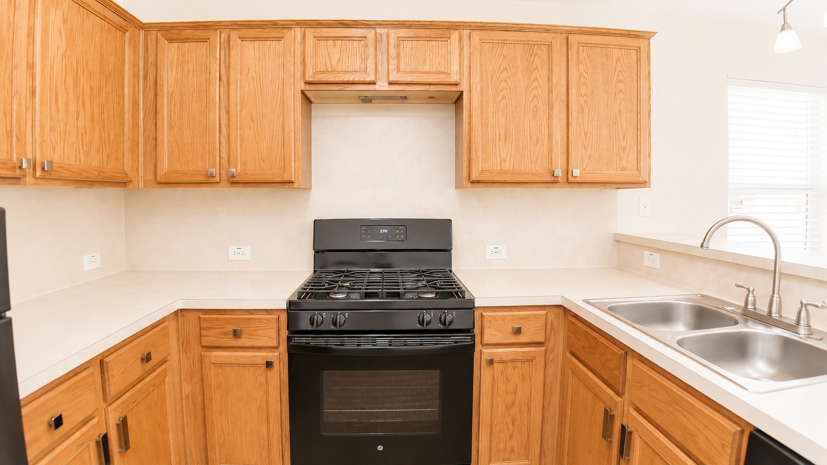 7543 Legacy Pines Drive Property Photo 8