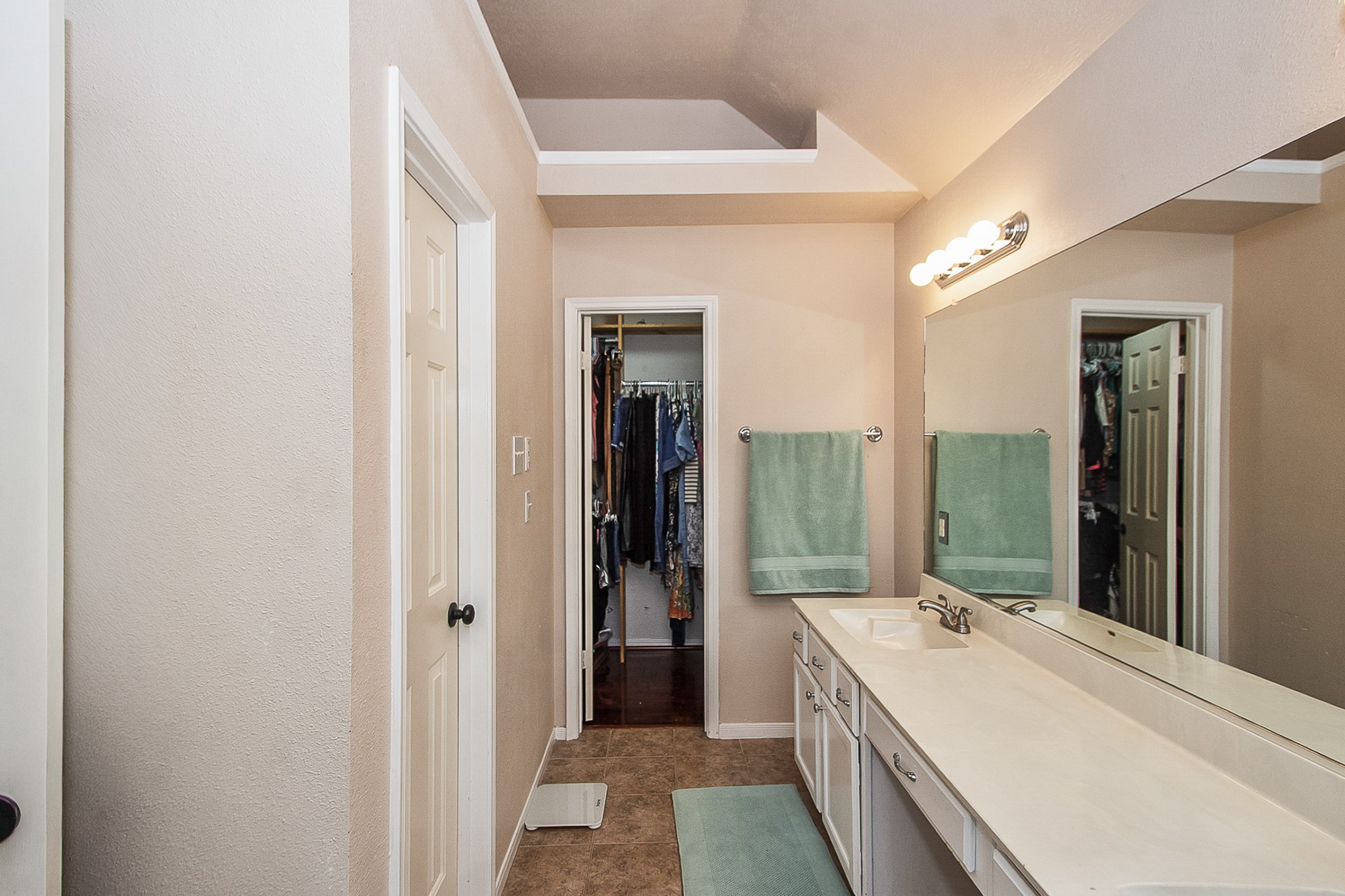 201 Carmicheal Court Property Photo 28