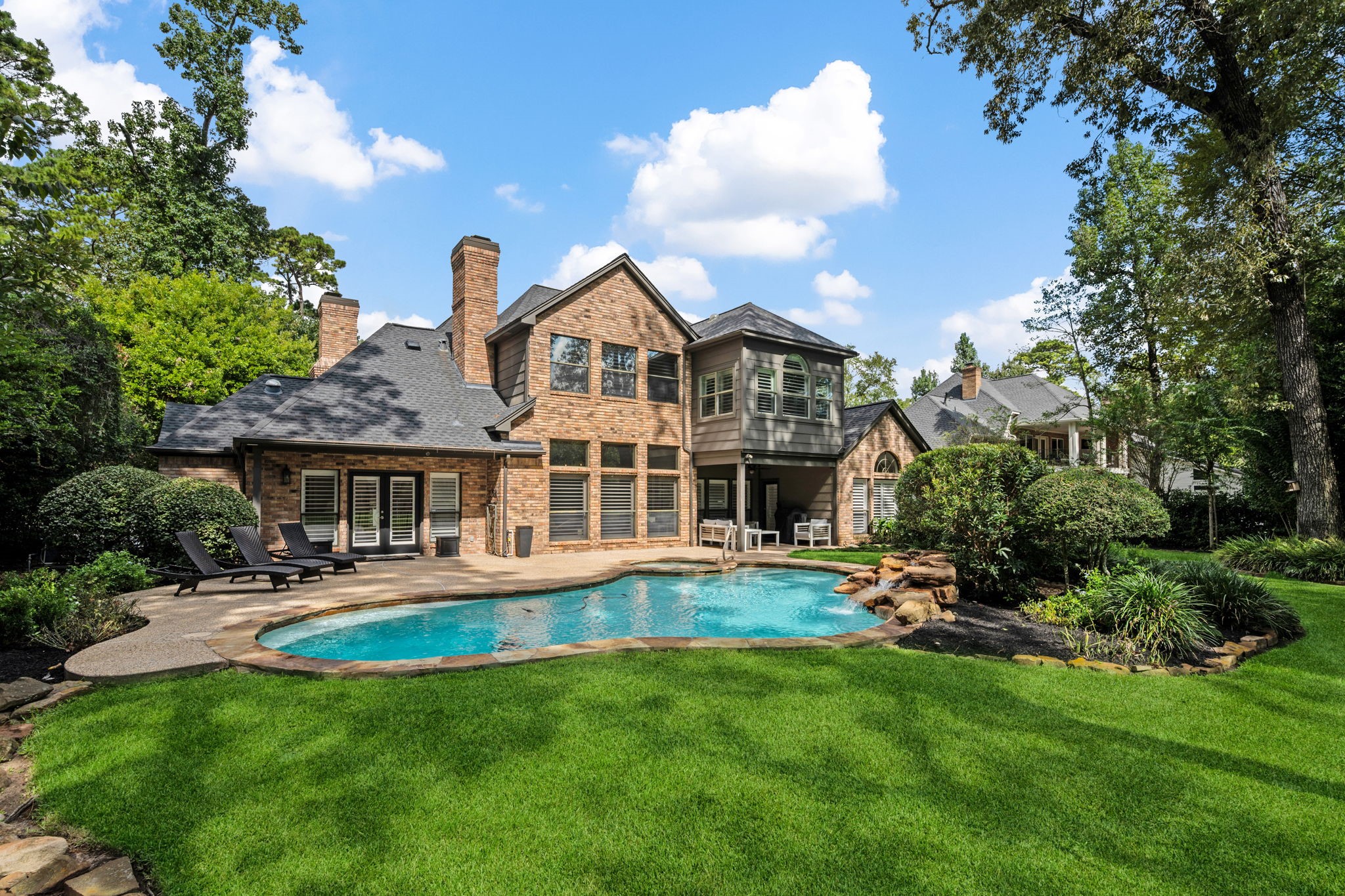 43 Firefall Court Property Photo