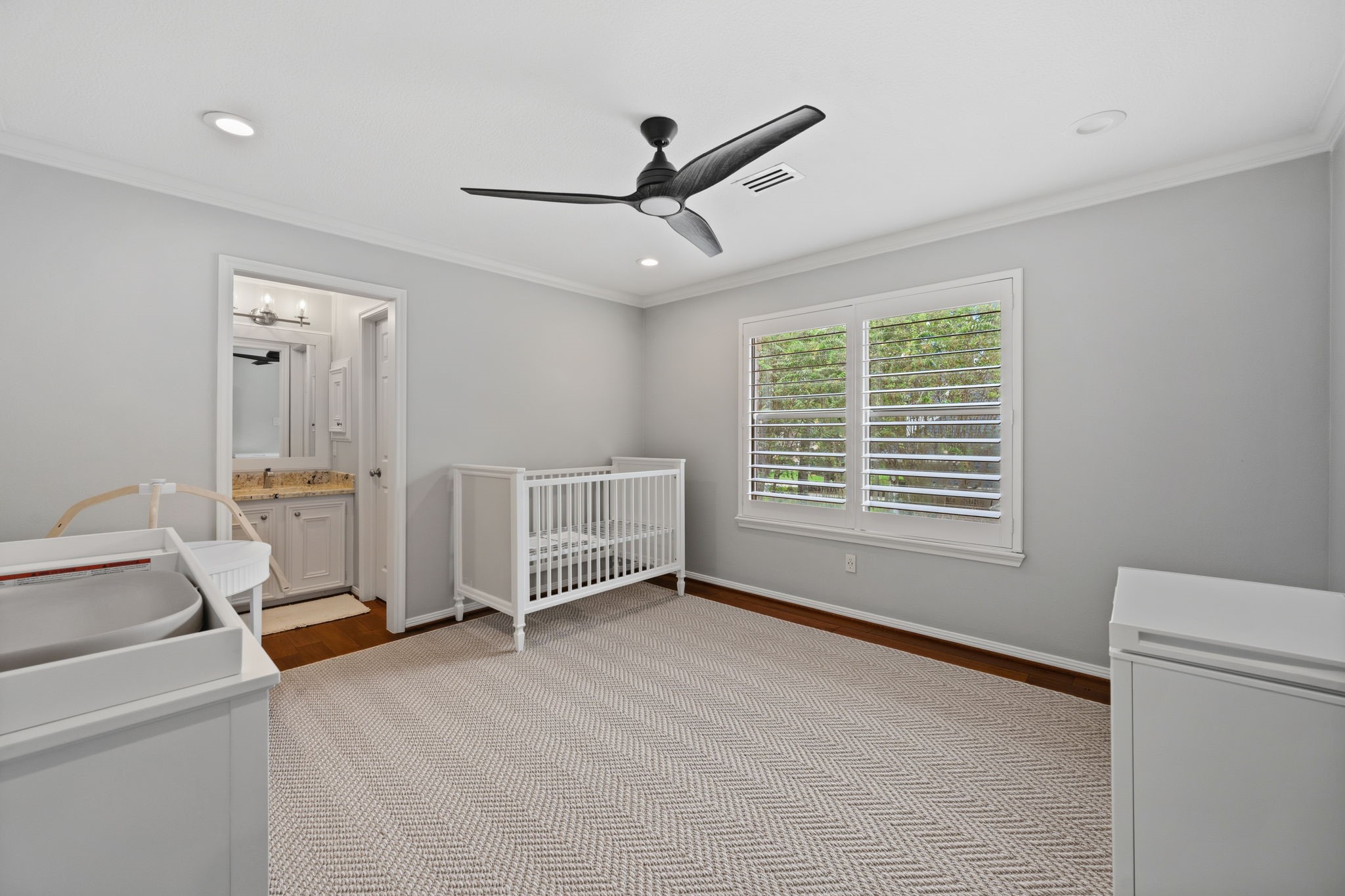 43 Firefall Court Property Photo 29