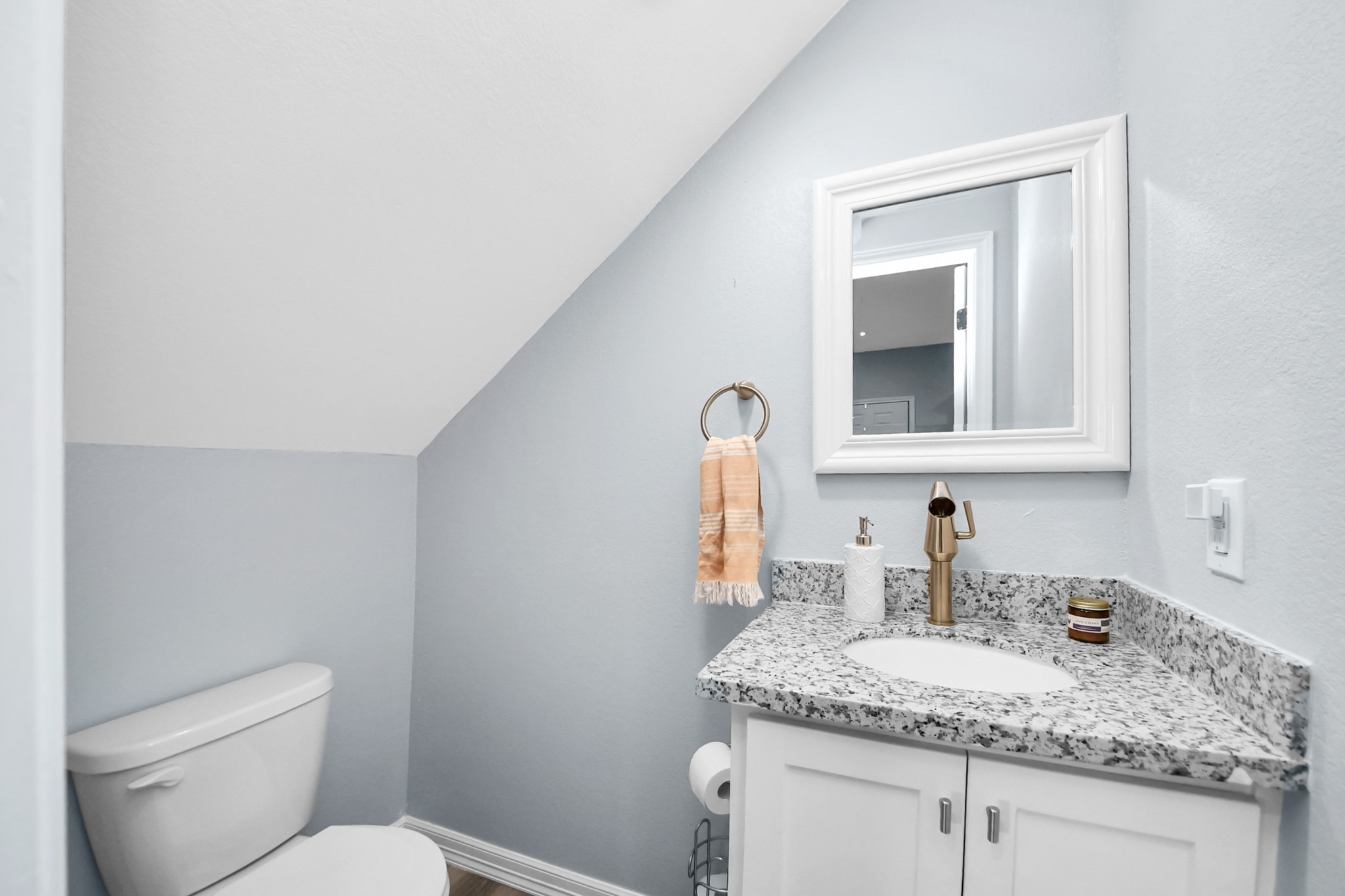 8626 Williamsdell Street B Property Photo 12