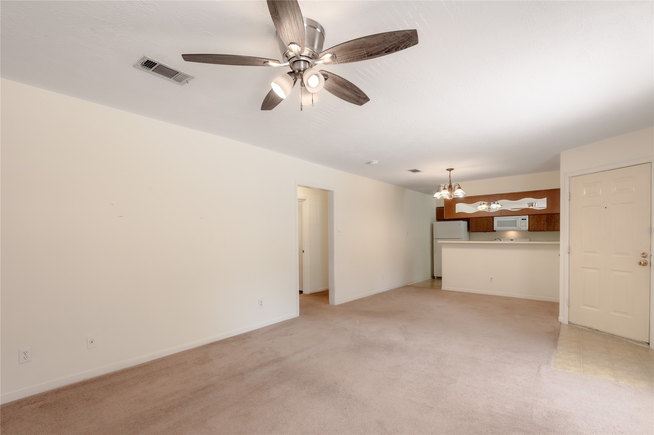 2401 Sycamore Avenue E7 Property Photo 7