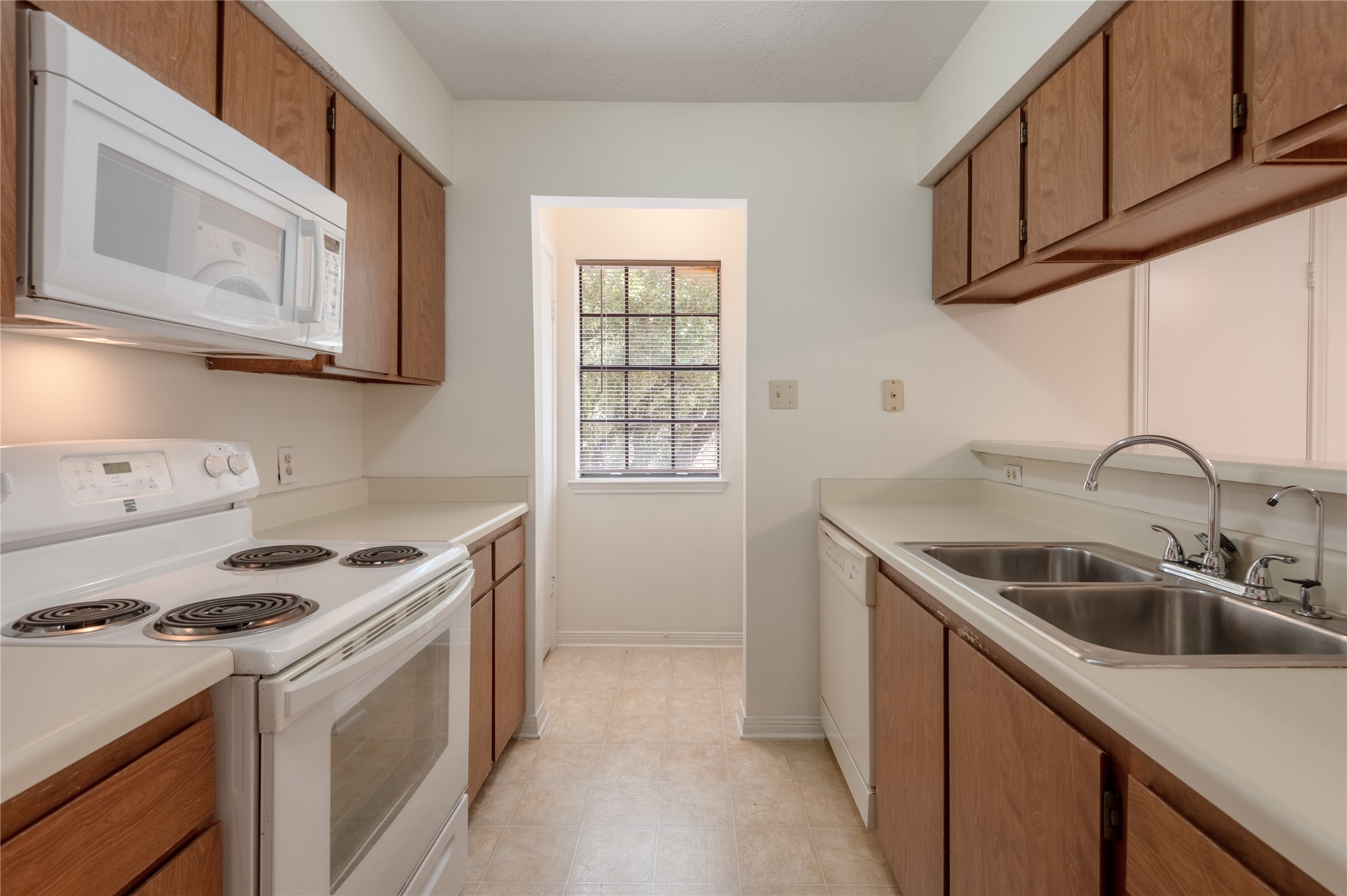 2401 Sycamore Avenue E7 Property Photo 9