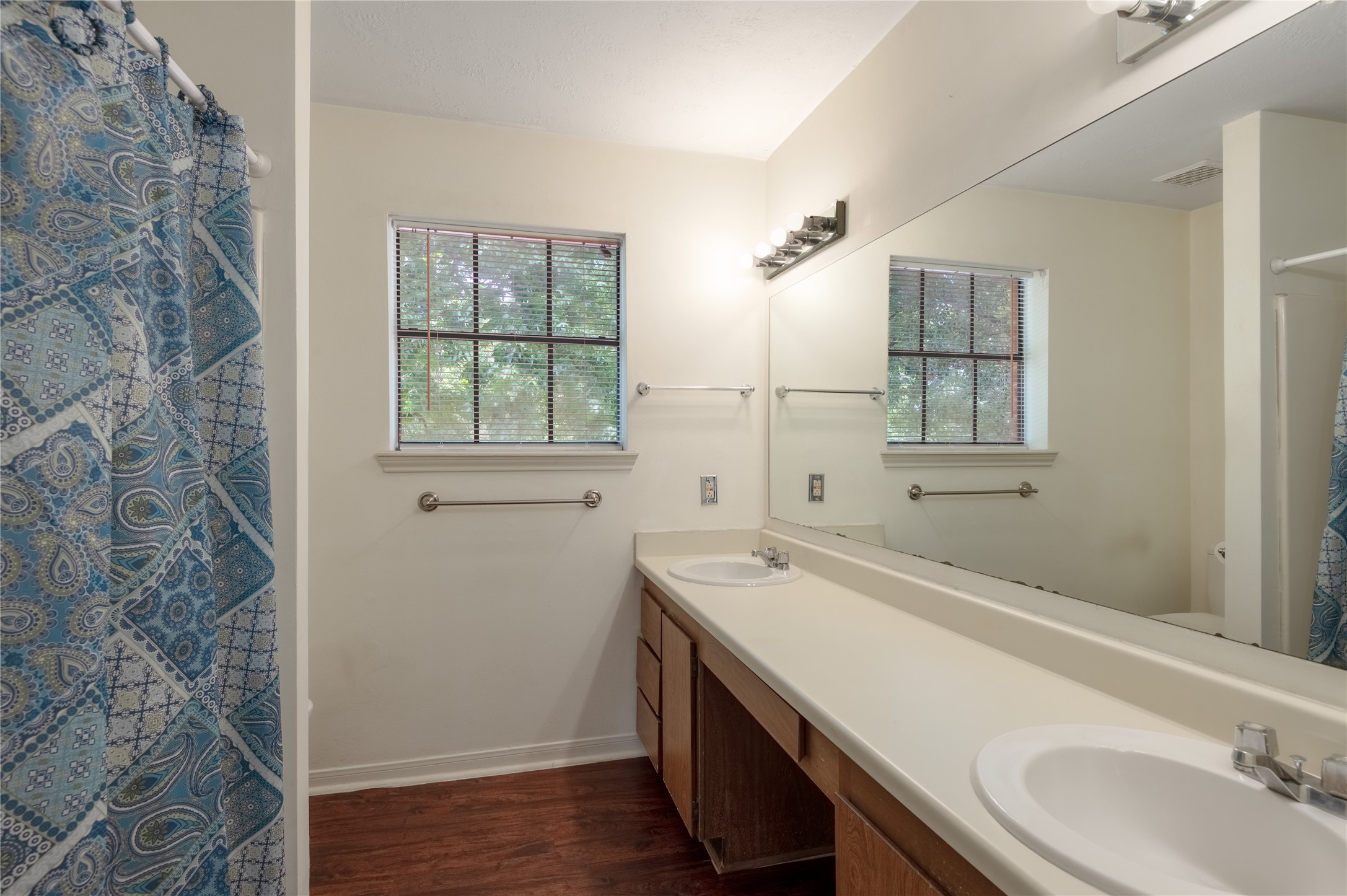 2401 Sycamore Avenue E7 Property Photo 16