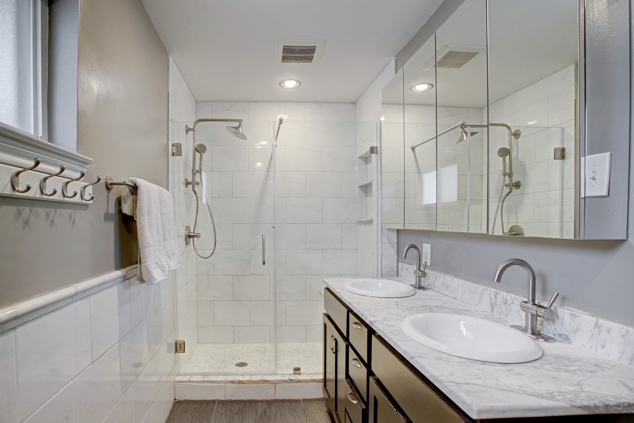 9326 Meadowcroft Drive Property Photo 17