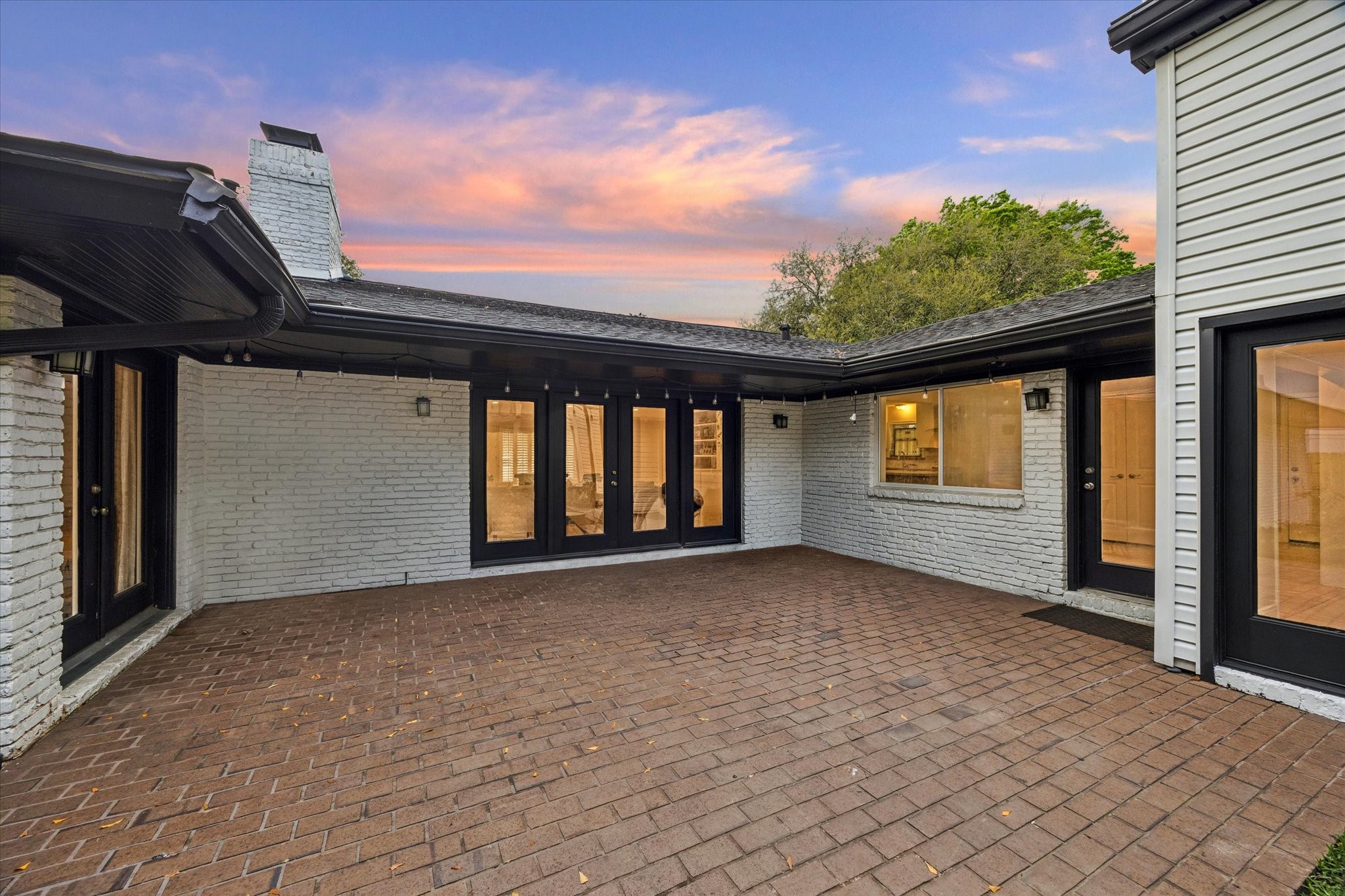 9407 Cranleigh Court Property Photo 10