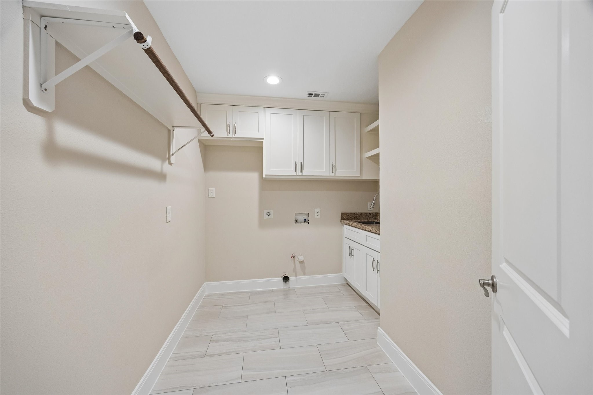 9407 Cranleigh Court Property Photo 38