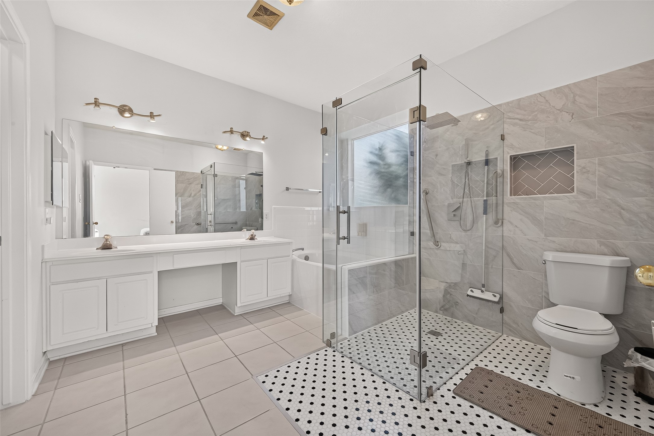 14806 Fletcher Bridge Court Property Photo 39