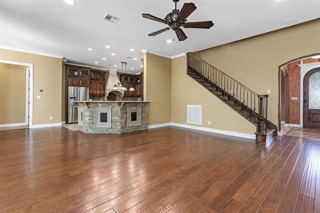 101 Sir Cameron Property Photo 15