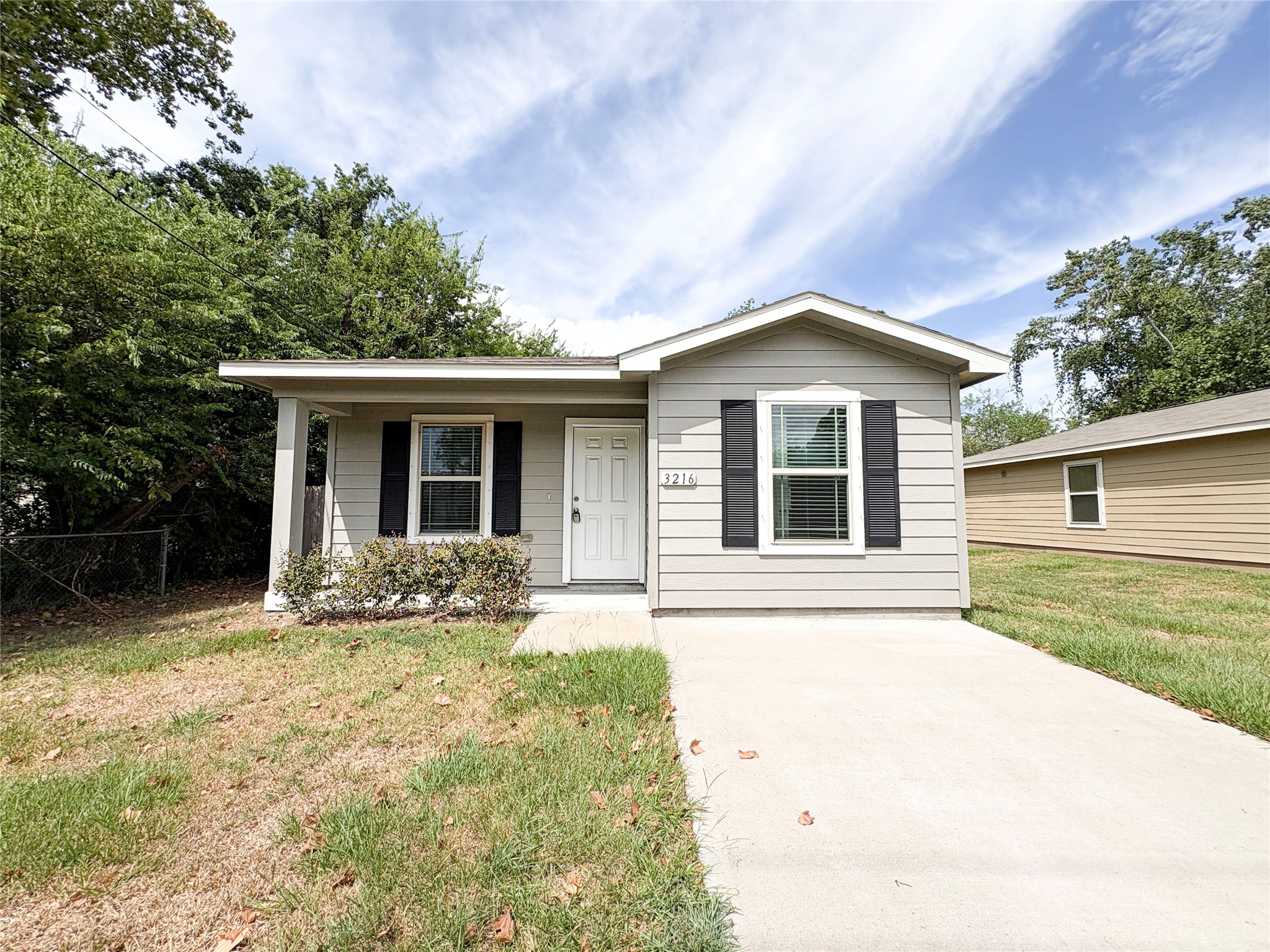 3216 Moore Avenue Property Photo 1
